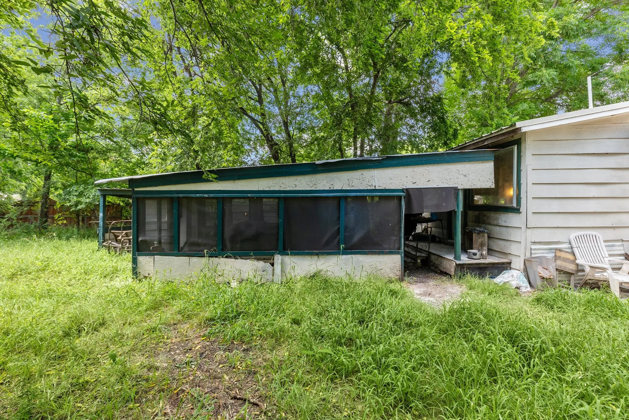 Single Family Residence For Sale in Hunt County , 906 Branch Street, Greenville, Texas 75401, 2 Bedroom, 1 Bathroom, Garage spaces, 1,392 Sqft, built in 1955, mls#21325957, Real Estate Agent in Greenville, Homes For Sale in Hunt county, Homes For Sale in Greenville, Realtor in Greenville Texas, Real Estate Brokerage Independent Realty Texas, Luminita Cordes Realtor