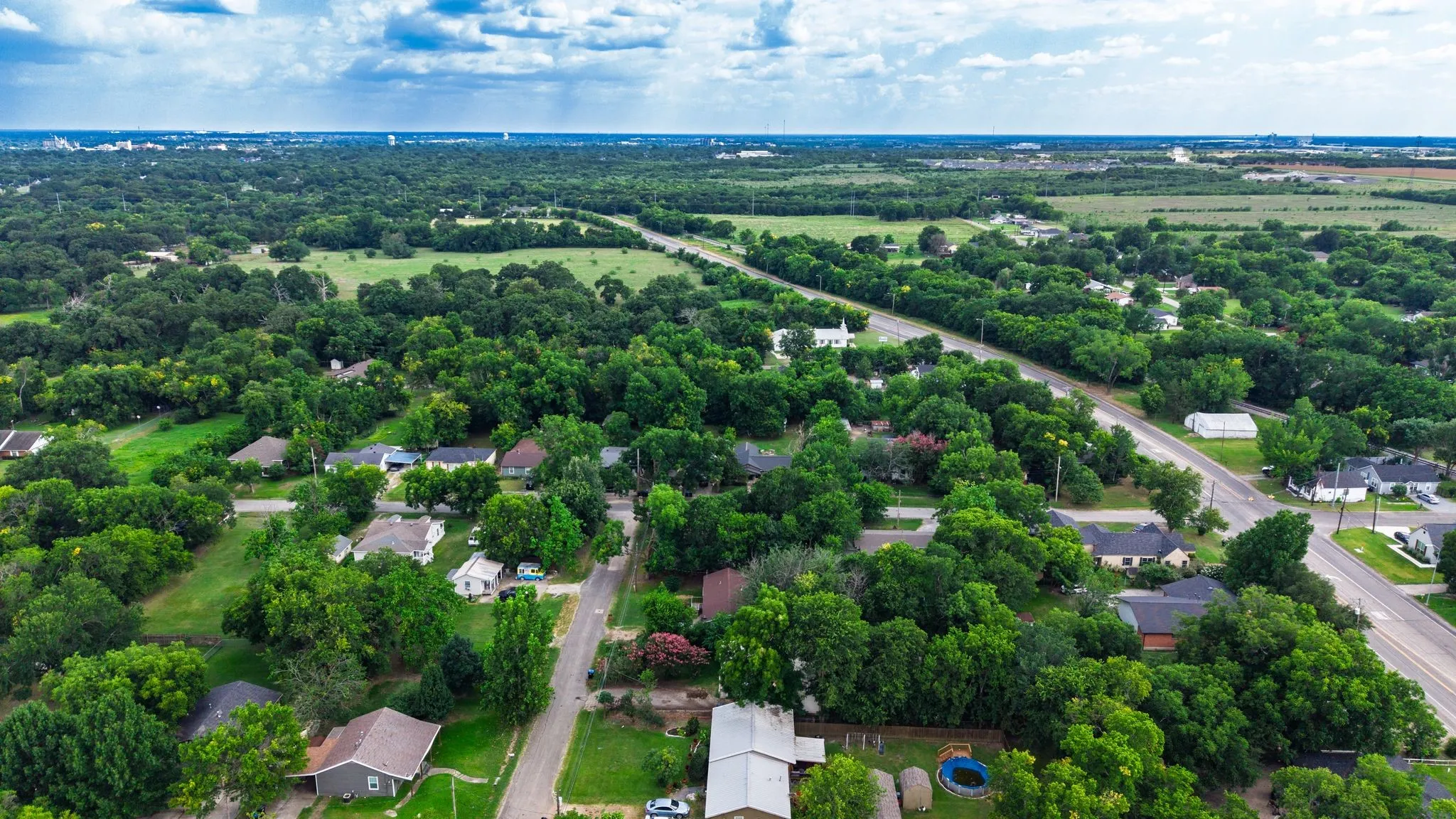 Single Family Residence For Sale in Hunt County , 906 Branch Street, Greenville, Texas 75401, 2 Bedroom, 1 Bathroom, Garage spaces, 1,392 Sqft, built in 1955, mls#21325957, Real Estate Agent in Greenville, Homes For Sale in Hunt county, Homes For Sale in Greenville, Realtor in Greenville Texas, Real Estate Brokerage Independent Realty Texas, Luminita Cordes Realtor