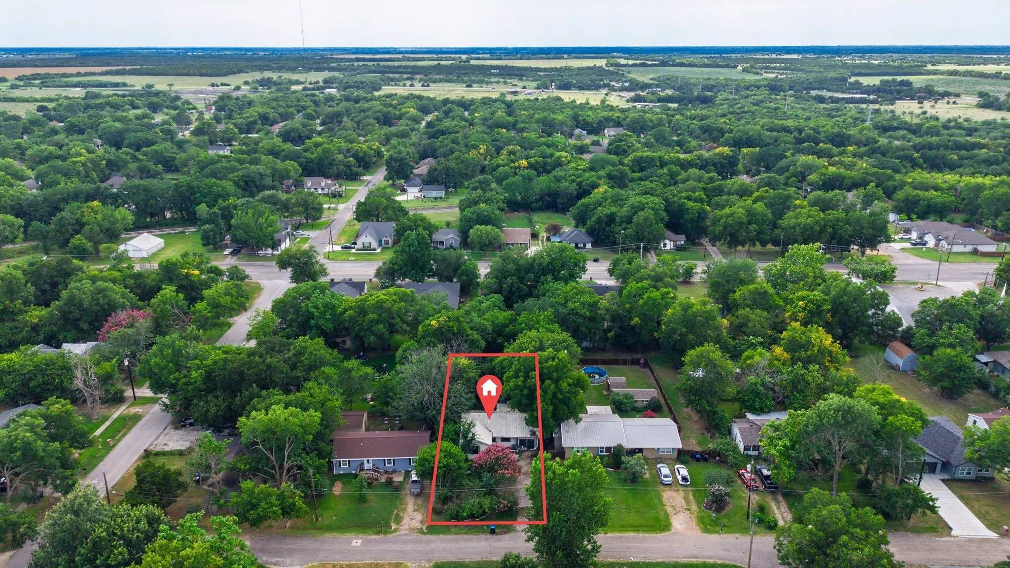 Single Family Residence For Sale in Hunt County , 906 Branch Street, Greenville, Texas 75401, 2 Bedroom, 1 Bathroom, Garage spaces, 1,392 Sqft, built in 1955, mls#21325957, Real Estate Agent in Greenville, Homes For Sale in Hunt county, Homes For Sale in Greenville, Realtor in Greenville Texas, Real Estate Brokerage Independent Realty Texas, Luminita Cordes Realtor