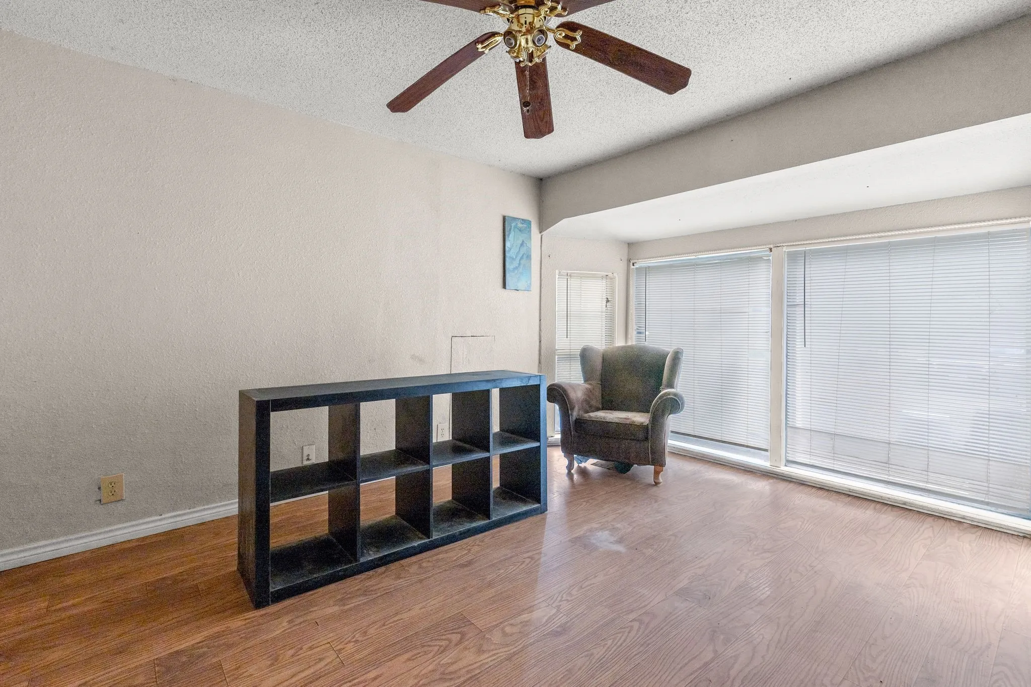 Single Family Residence For Sale in Hunt County , 906 Branch Street, Greenville, Texas 75401, 2 Bedroom, 1 Bathroom, Garage spaces, 1,392 Sqft, built in 1955, mls#21325957, Real Estate Agent in Greenville, Homes For Sale in Hunt county, Homes For Sale in Greenville, Realtor in Greenville Texas, Real Estate Brokerage Independent Realty Texas, Luminita Cordes Realtor