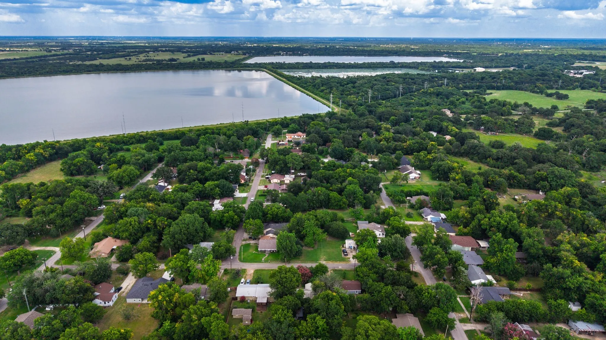 Single Family Residence For Sale in Hunt County , 906 Branch Street, Greenville, Texas 75401, 2 Bedroom, 1 Bathroom, Garage spaces, 1,392 Sqft, built in 1955, mls#21325957, Real Estate Agent in Greenville, Homes For Sale in Hunt county, Homes For Sale in Greenville, Realtor in Greenville Texas, Real Estate Brokerage Independent Realty Texas, Luminita Cordes Realtor