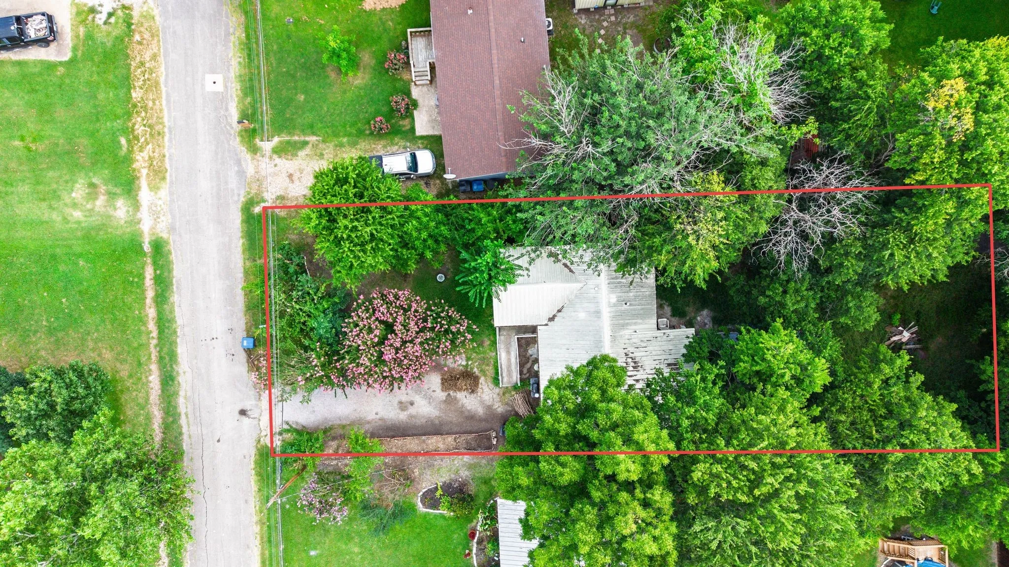 Single Family Residence For Sale in Hunt County , 906 Branch Street, Greenville, Texas 75401, 2 Bedroom, 1 Bathroom, Garage spaces, 1,392 Sqft, built in 1955, mls#21325957, Real Estate Agent in Greenville, Homes For Sale in Hunt county, Homes For Sale in Greenville, Realtor in Greenville Texas, Real Estate Brokerage Independent Realty Texas, Luminita Cordes Realtor