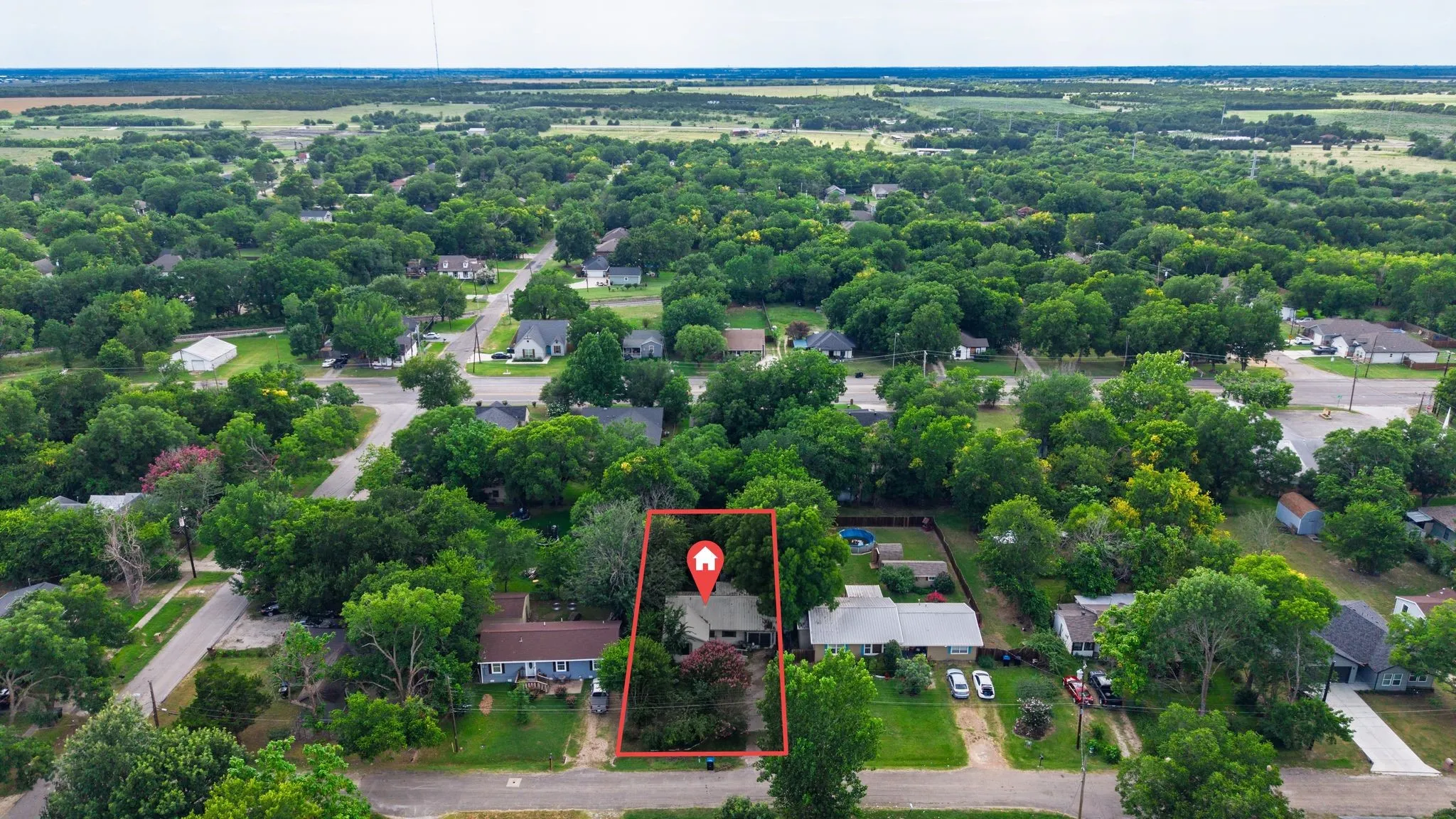 Single Family Residence For Sale in Hunt County , 906 Branch Street, Greenville, Texas 75401, 2 Bedroom, 1 Bathroom, Garage spaces, 1,392 Sqft, built in 1955, mls#21325957, Real Estate Agent in Greenville, Homes For Sale in Hunt county, Homes For Sale in Greenville, Realtor in Greenville Texas, Real Estate Brokerage Independent Realty Texas, Luminita Cordes Realtor