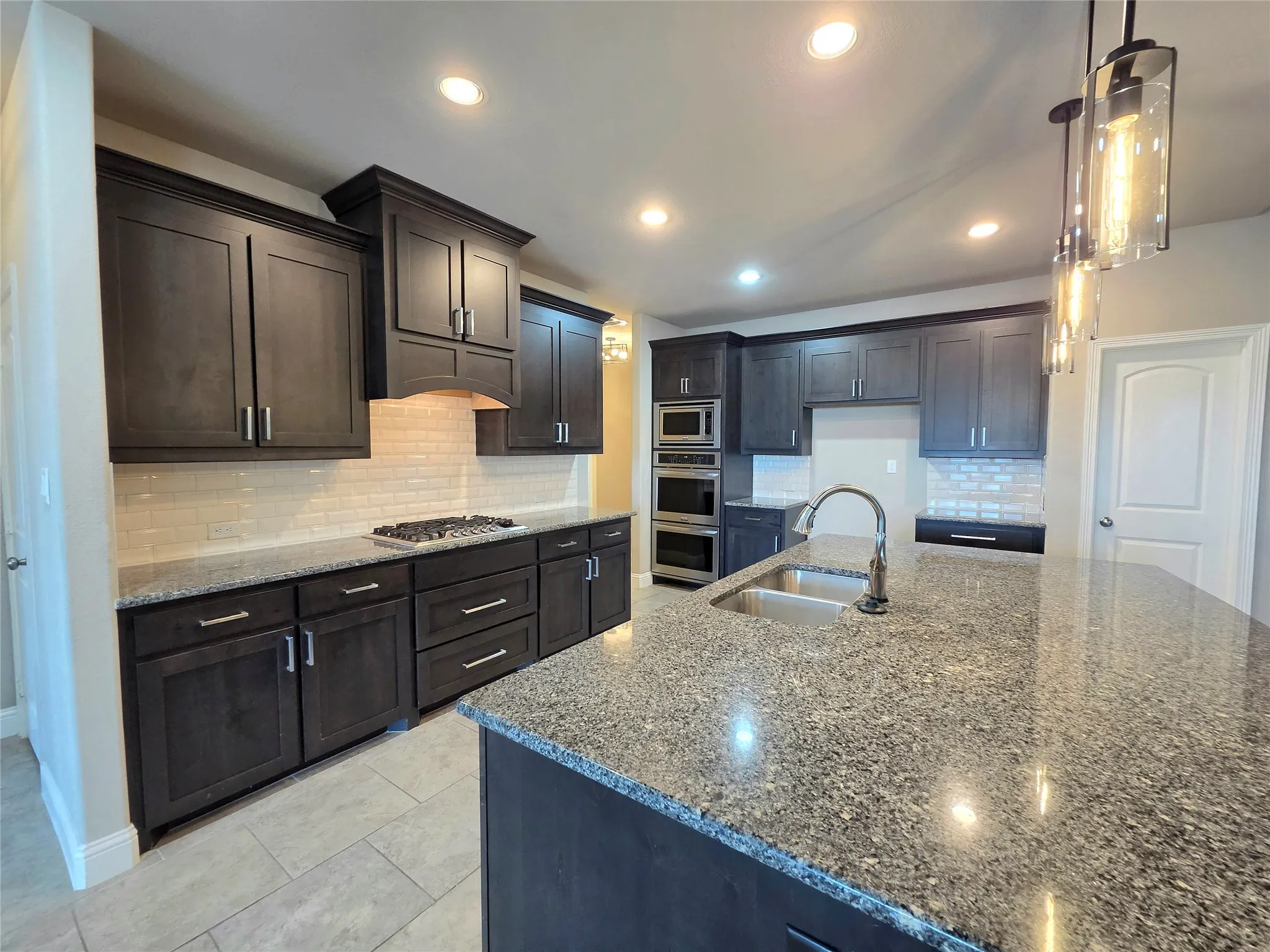 Single Family Residence For Rent in Tarrant County , 6916 Talon Drive, Fort Worth, Texas 76179, 4 Bedroom, 4 Bathroom, 2 Garage spaces, 3,384 Sqft, built in 2017, mls#21327317, Real Estate Agent in Fort Worth, Homes For Rent in Tarrant county, Homes For Rent in Fort Worth, Realtor in Fort Worth Texas, Real Estate Brokerage Independent Realty Texas, Luminita Cordes Realtor