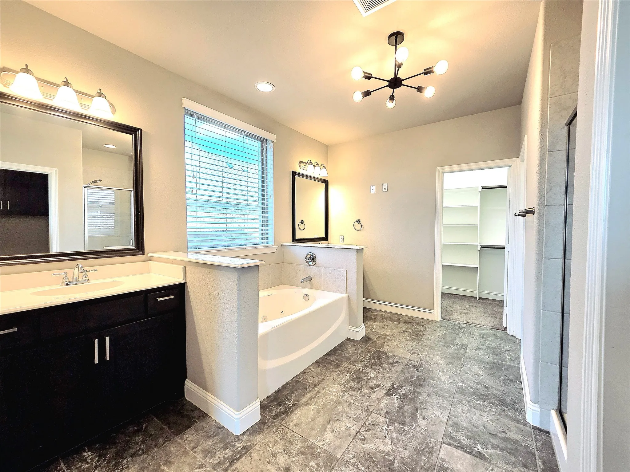 Single Family Residence For Rent in Tarrant County , 6916 Talon Drive, Fort Worth, Texas 76179, 4 Bedroom, 4 Bathroom, 2 Garage spaces, 3,384 Sqft, built in 2017, mls#21327317, Real Estate Agent in Fort Worth, Homes For Rent in Tarrant county, Homes For Rent in Fort Worth, Realtor in Fort Worth Texas, Real Estate Brokerage Independent Realty Texas, Luminita Cordes Realtor