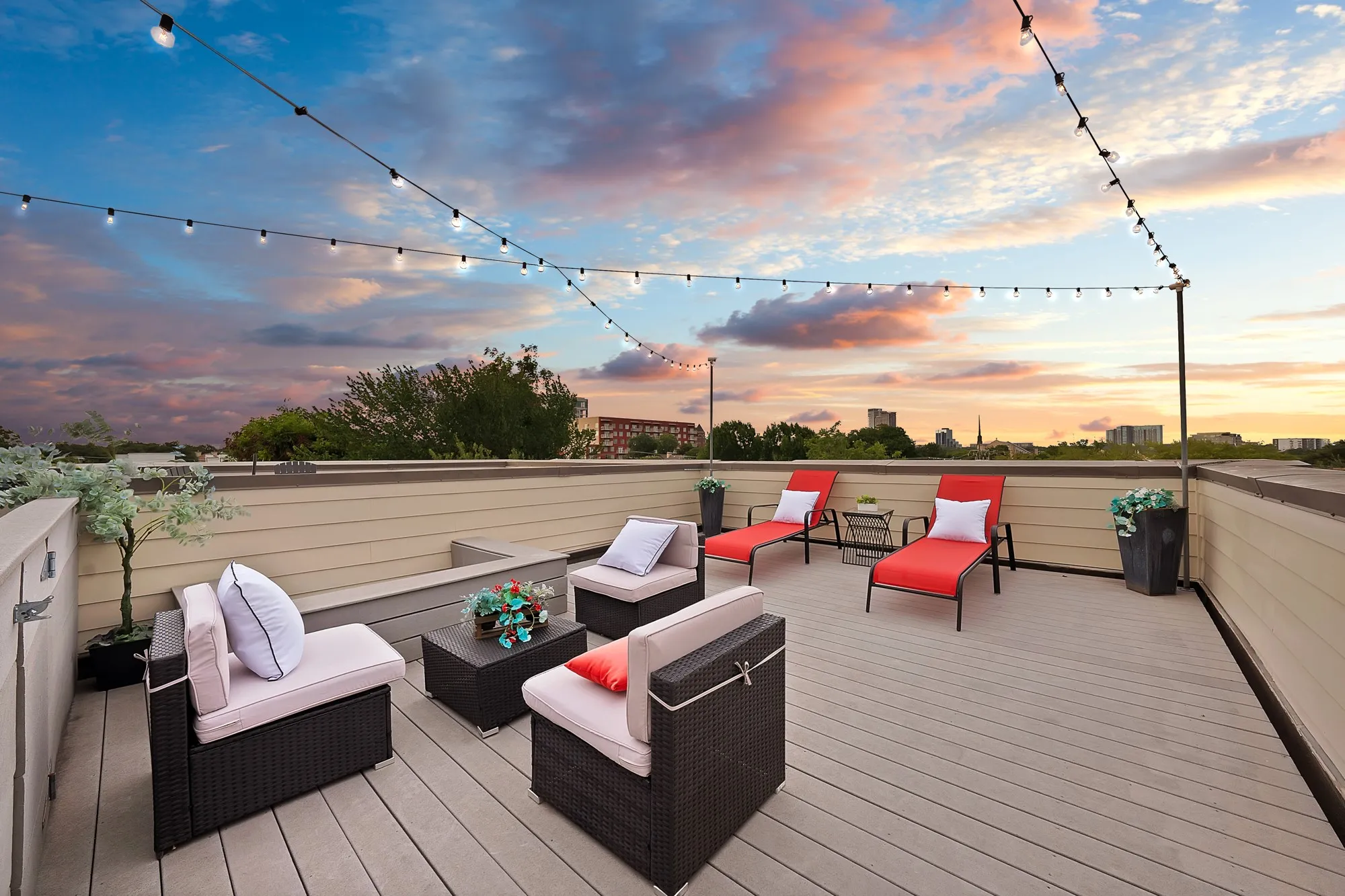Condominium For Sale in Dallas County , 4111 Newton Avenue 38, Dallas, Texas 75219, 2 Bedroom, 3 Bathroom, 2 Garage spaces, 1,842 Sqft, built in 2007, mls#21317295, Real Estate Agent in Dallas, Homes For Sale in Dallas county, Homes For Sale in Dallas, Realtor in Dallas Texas, Real Estate Brokerage Independent Realty Texas, Luminita Cordes Realtor