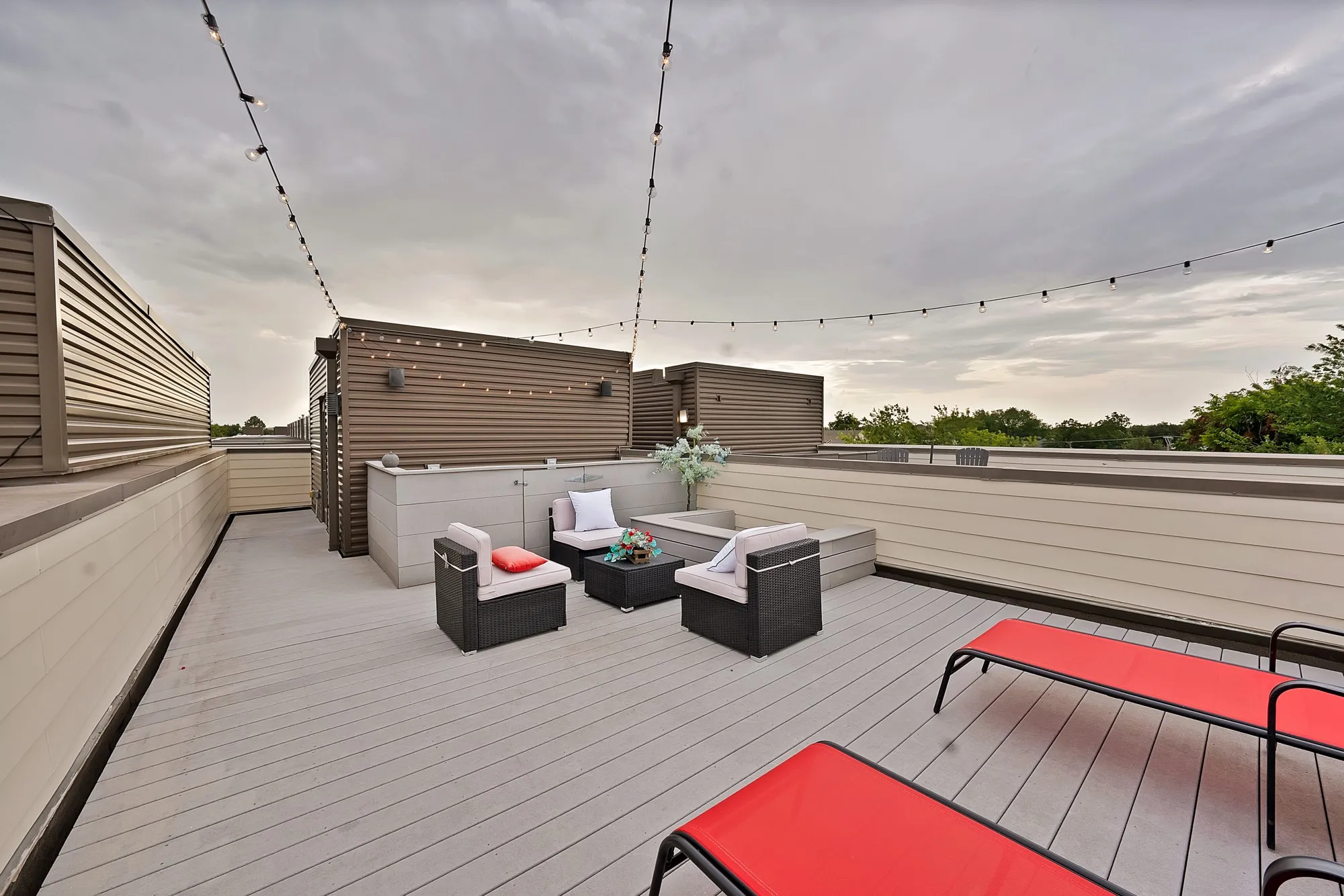 Condominium For Sale in Dallas County , 4111 Newton Avenue 38, Dallas, Texas 75219, 2 Bedroom, 3 Bathroom, 2 Garage spaces, 1,842 Sqft, built in 2007, mls#21317295, Real Estate Agent in Dallas, Homes For Sale in Dallas county, Homes For Sale in Dallas, Realtor in Dallas Texas, Real Estate Brokerage Independent Realty Texas, Luminita Cordes Realtor