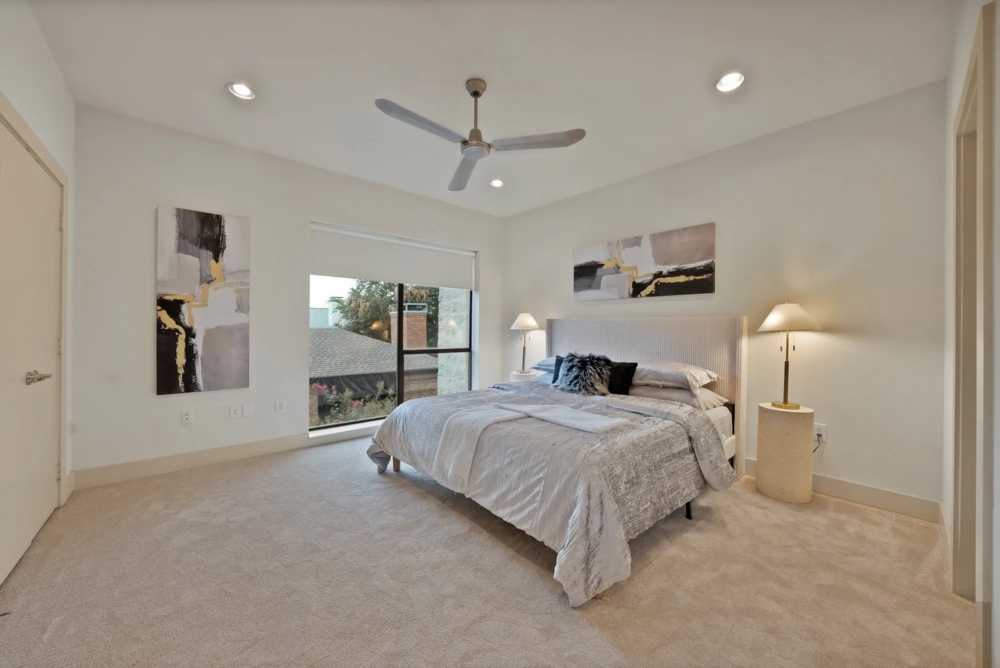 Condominium For Sale in Dallas County , 4111 Newton Avenue 38, Dallas, Texas 75219, 2 Bedroom, 3 Bathroom, 2 Garage spaces, 1,842 Sqft, built in 2007, mls#21317295, Real Estate Agent in Dallas, Homes For Sale in Dallas county, Homes For Sale in Dallas, Realtor in Dallas Texas, Real Estate Brokerage Independent Realty Texas, Luminita Cordes Realtor