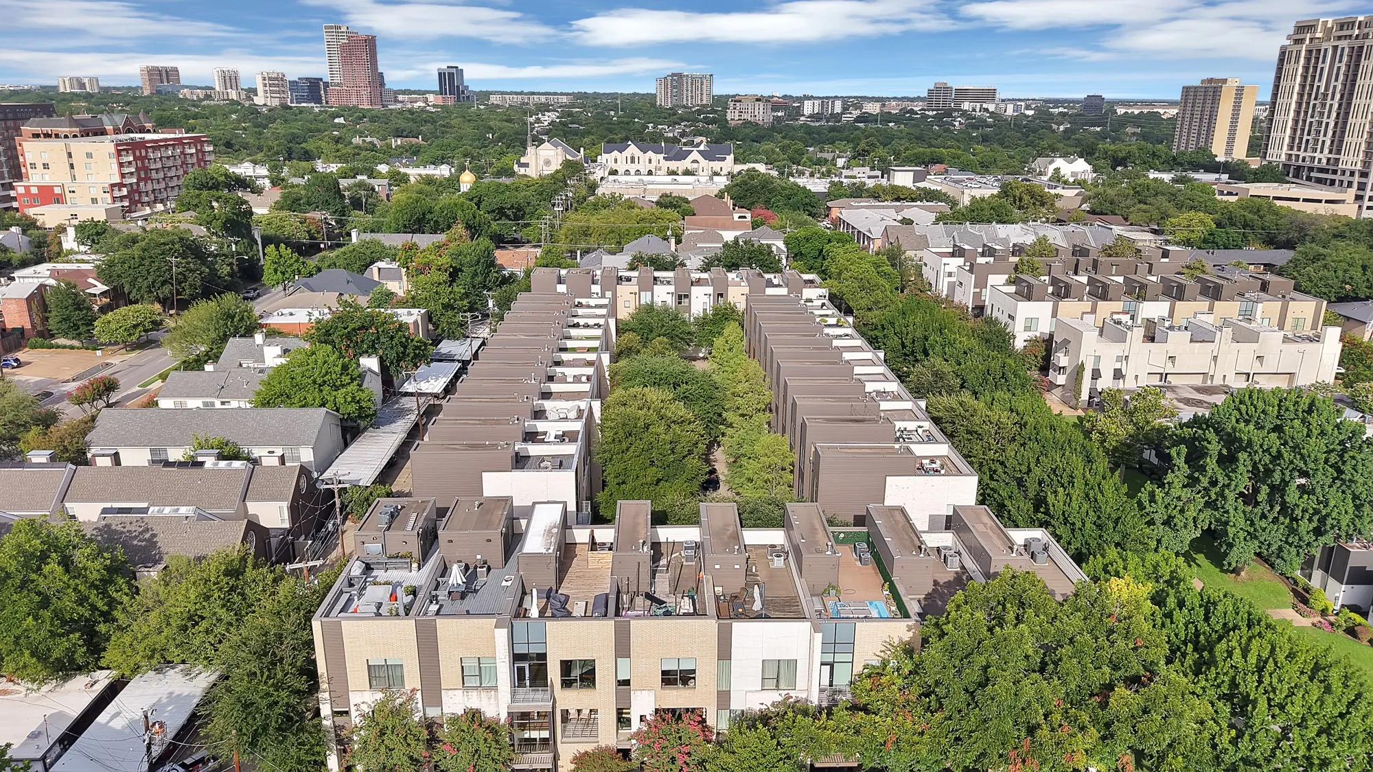 Condominium For Sale in Dallas County , 4111 Newton Avenue 38, Dallas, Texas 75219, 2 Bedroom, 3 Bathroom, 2 Garage spaces, 1,842 Sqft, built in 2007, mls#21317295, Real Estate Agent in Dallas, Homes For Sale in Dallas county, Homes For Sale in Dallas, Realtor in Dallas Texas, Real Estate Brokerage Independent Realty Texas, Luminita Cordes Realtor