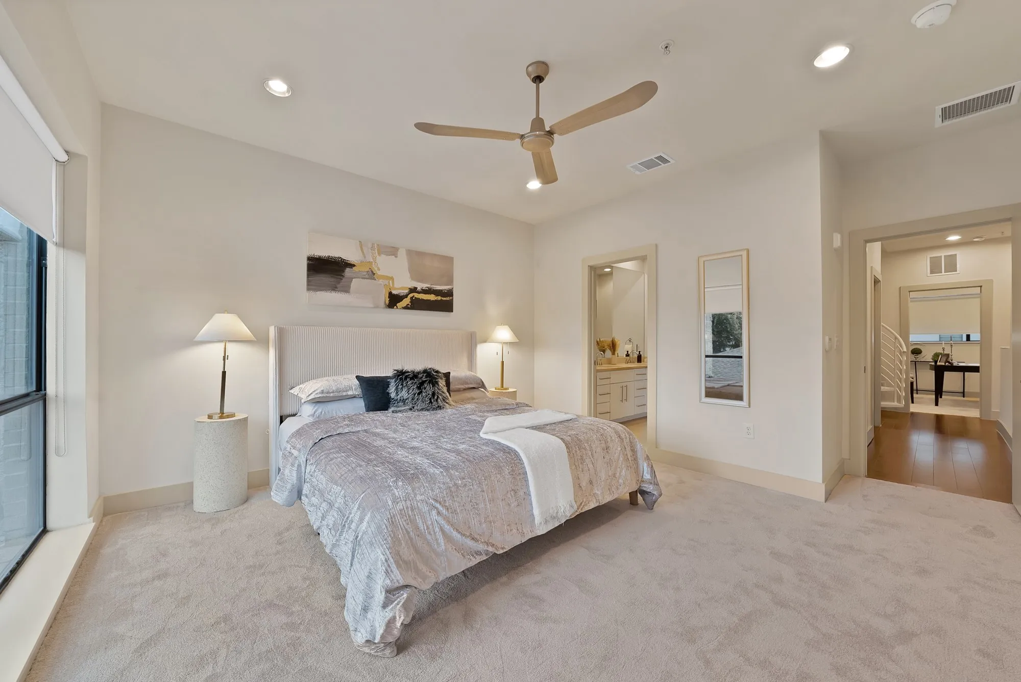 Condominium For Sale in Dallas County , 4111 Newton Avenue 38, Dallas, Texas 75219, 2 Bedroom, 3 Bathroom, 2 Garage spaces, 1,842 Sqft, built in 2007, mls#21317295, Real Estate Agent in Dallas, Homes For Sale in Dallas county, Homes For Sale in Dallas, Realtor in Dallas Texas, Real Estate Brokerage Independent Realty Texas, Luminita Cordes Realtor