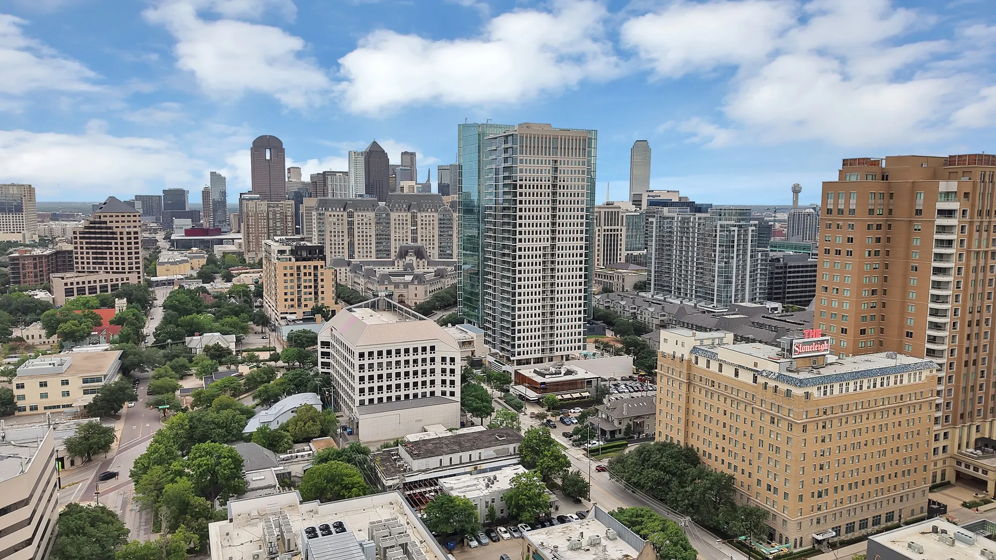 Condominium For Sale in Dallas County , 4111 Newton Avenue 38, Dallas, Texas 75219, 2 Bedroom, 3 Bathroom, 2 Garage spaces, 1,842 Sqft, built in 2007, mls#21317295, Real Estate Agent in Dallas, Homes For Sale in Dallas county, Homes For Sale in Dallas, Realtor in Dallas Texas, Real Estate Brokerage Independent Realty Texas, Luminita Cordes Realtor