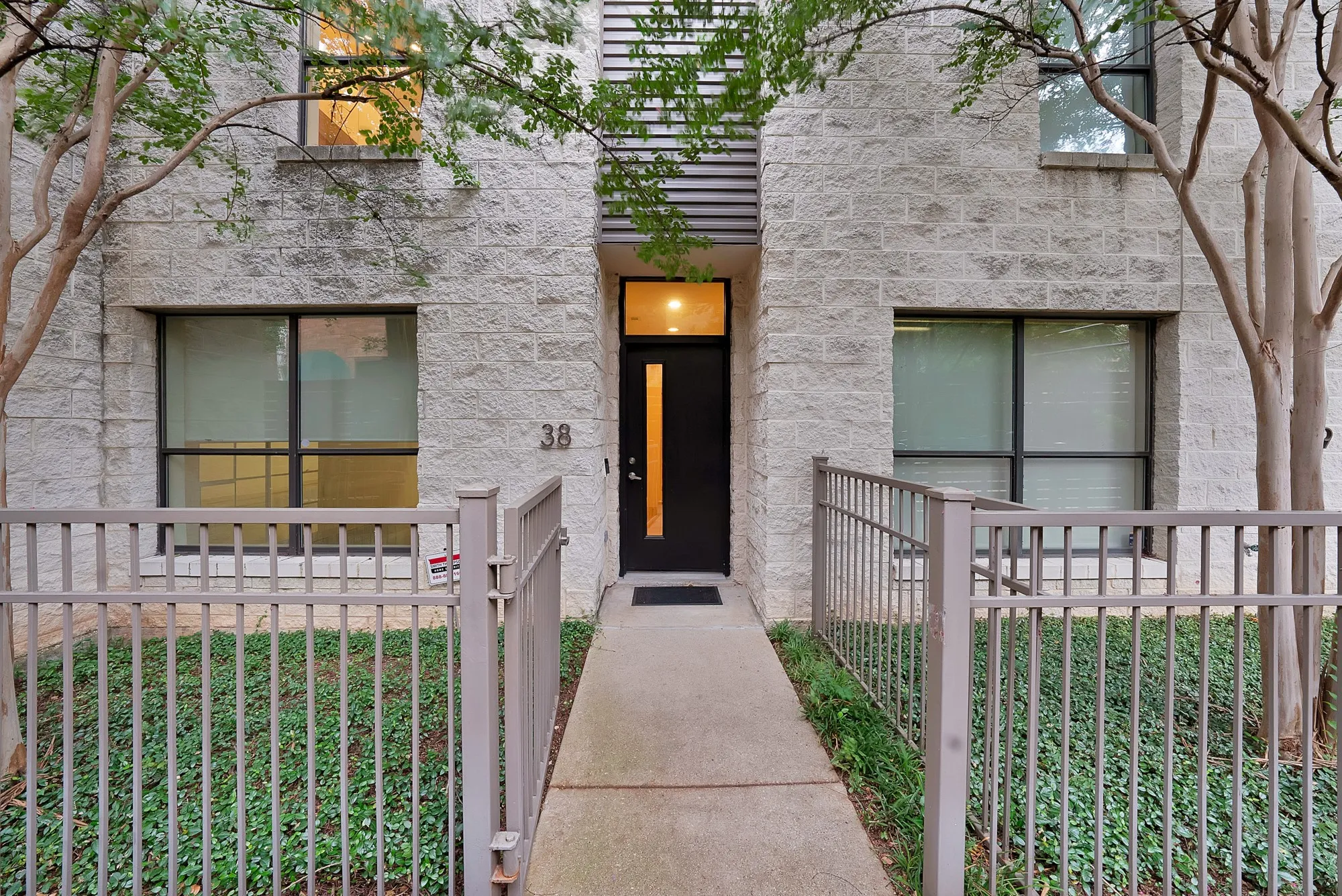Condominium For Sale in Dallas County , 4111 Newton Avenue 38, Dallas, Texas 75219, 2 Bedroom, 3 Bathroom, 2 Garage spaces, 1,842 Sqft, built in 2007, mls#21317295, Real Estate Agent in Dallas, Homes For Sale in Dallas county, Homes For Sale in Dallas, Realtor in Dallas Texas, Real Estate Brokerage Independent Realty Texas, Luminita Cordes Realtor
