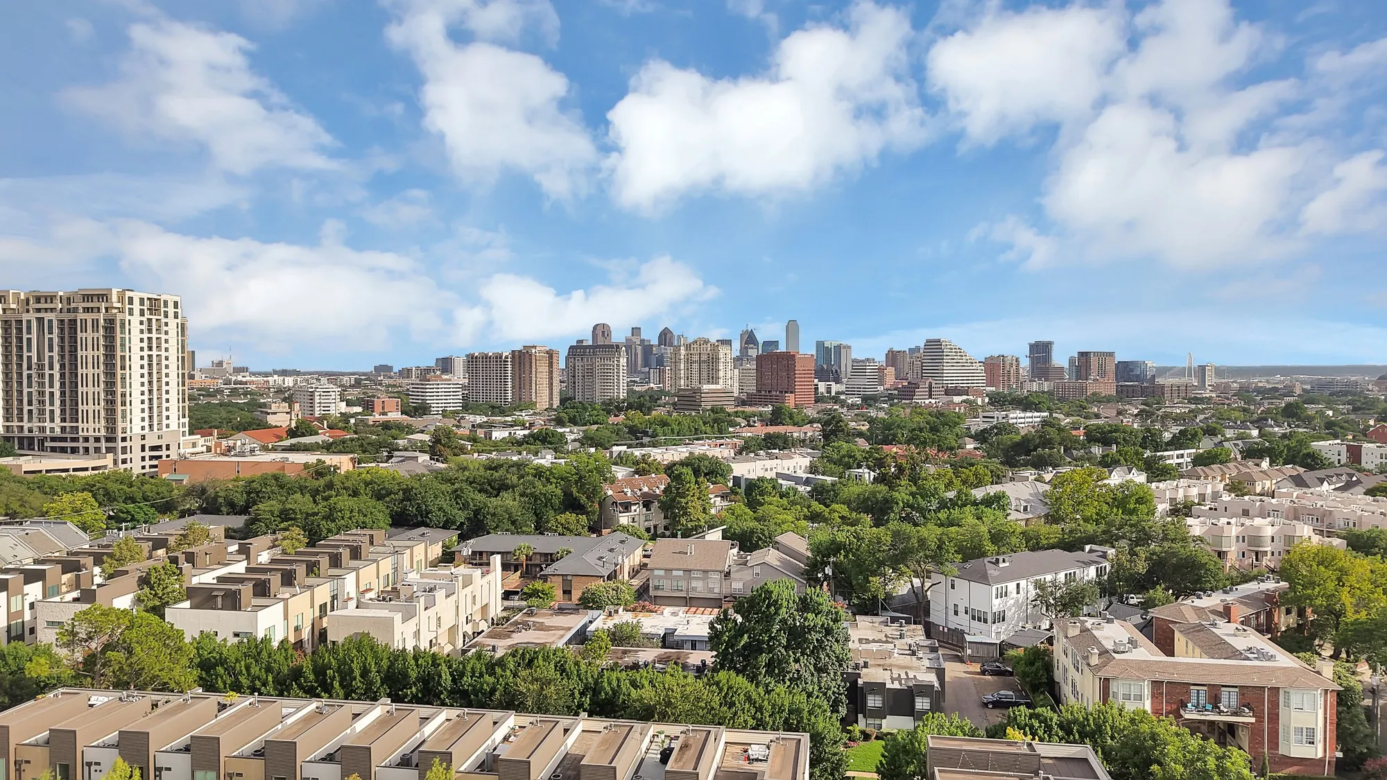 Condominium For Sale in Dallas County , 4111 Newton Avenue 38, Dallas, Texas 75219, 2 Bedroom, 3 Bathroom, 2 Garage spaces, 1,842 Sqft, built in 2007, mls#21317295, Real Estate Agent in Dallas, Homes For Sale in Dallas county, Homes For Sale in Dallas, Realtor in Dallas Texas, Real Estate Brokerage Independent Realty Texas, Luminita Cordes Realtor