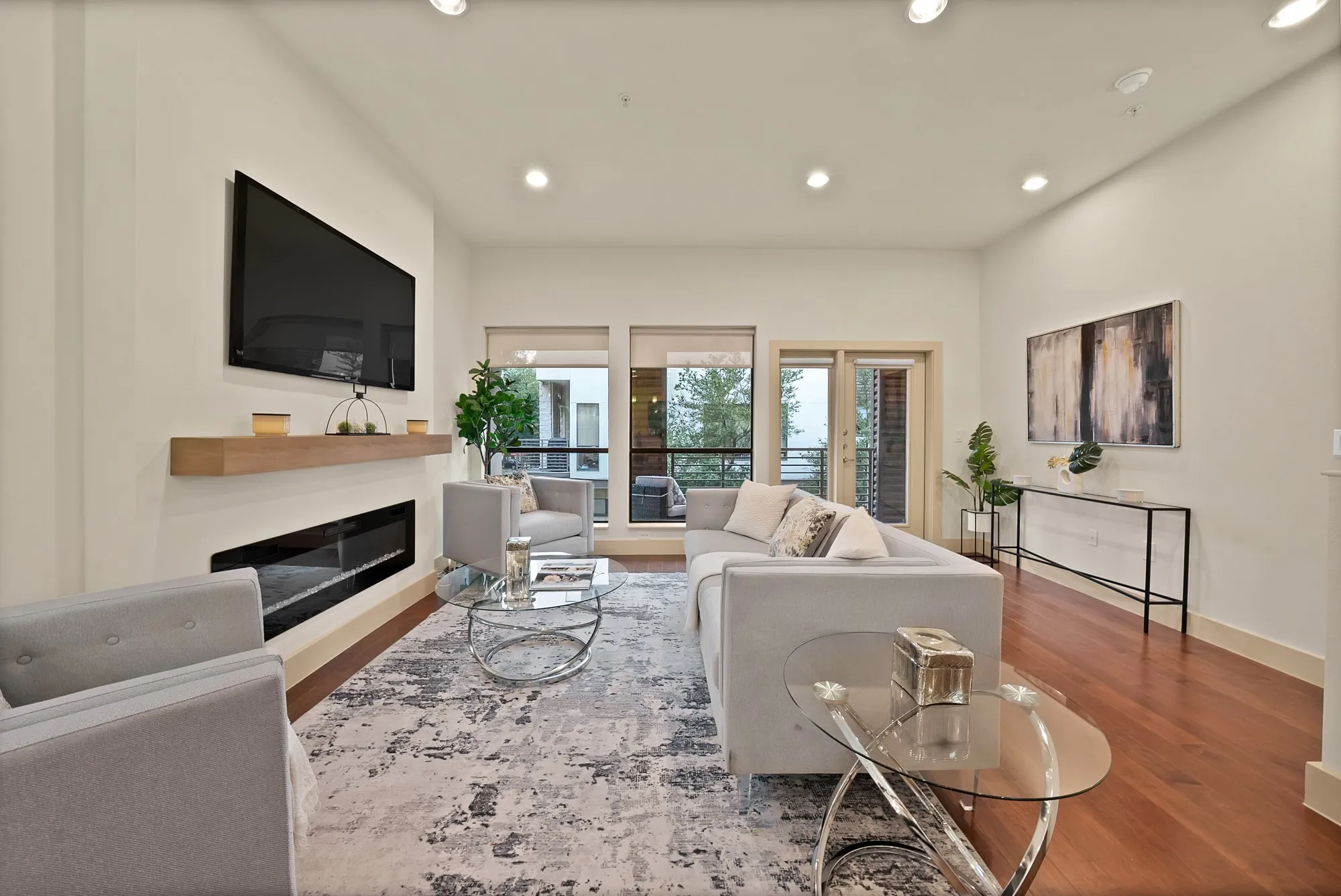 Condominium For Sale in Dallas County , 4111 Newton Avenue 38, Dallas, Texas 75219, 2 Bedroom, 3 Bathroom, 2 Garage spaces, 1,842 Sqft, built in 2007, mls#21317295, Real Estate Agent in Dallas, Homes For Sale in Dallas county, Homes For Sale in Dallas, Realtor in Dallas Texas, Real Estate Brokerage Independent Realty Texas, Luminita Cordes Realtor