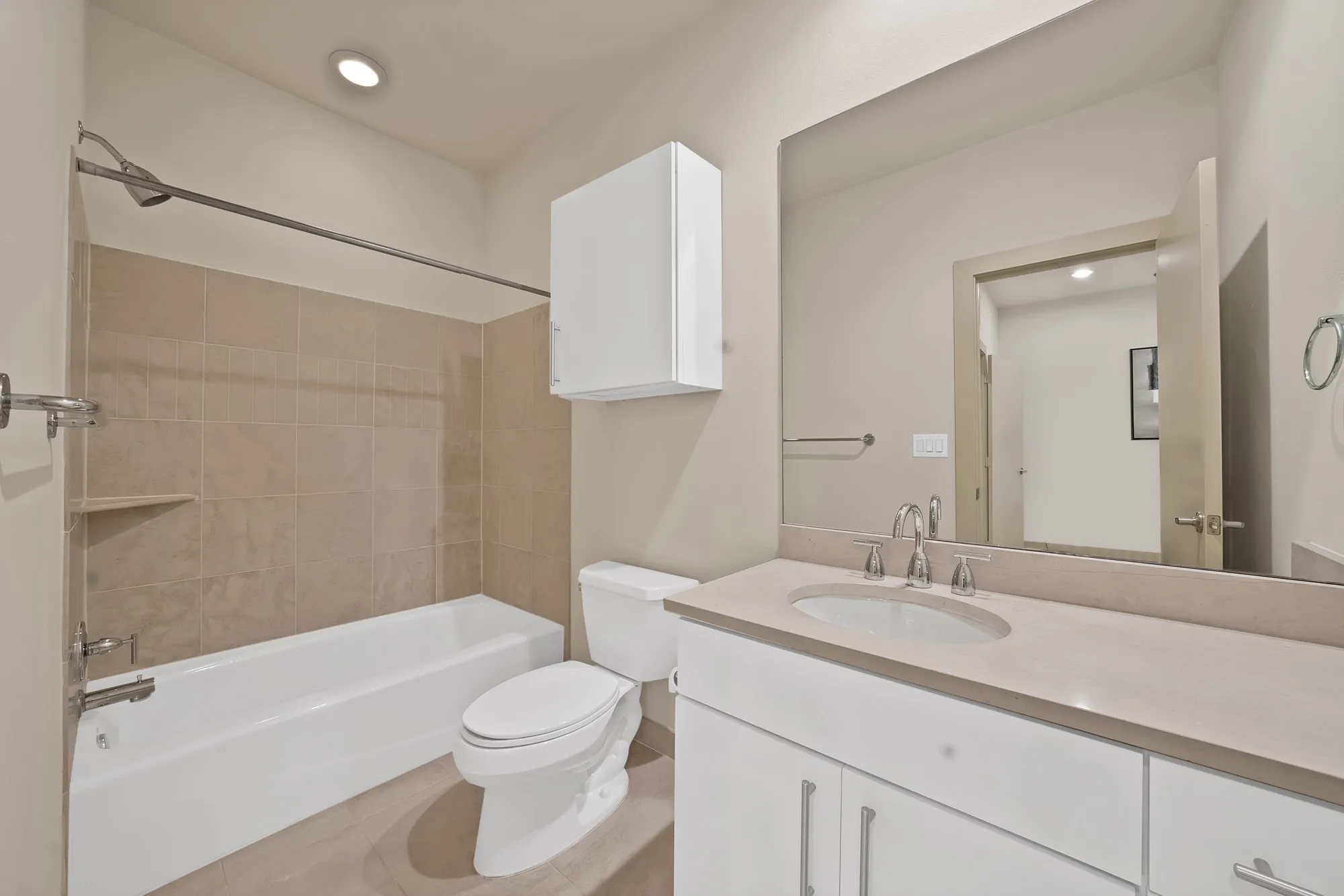 Condominium For Sale in Dallas County , 4111 Newton Avenue 38, Dallas, Texas 75219, 2 Bedroom, 3 Bathroom, 2 Garage spaces, 1,842 Sqft, built in 2007, mls#21317295, Real Estate Agent in Dallas, Homes For Sale in Dallas county, Homes For Sale in Dallas, Realtor in Dallas Texas, Real Estate Brokerage Independent Realty Texas, Luminita Cordes Realtor