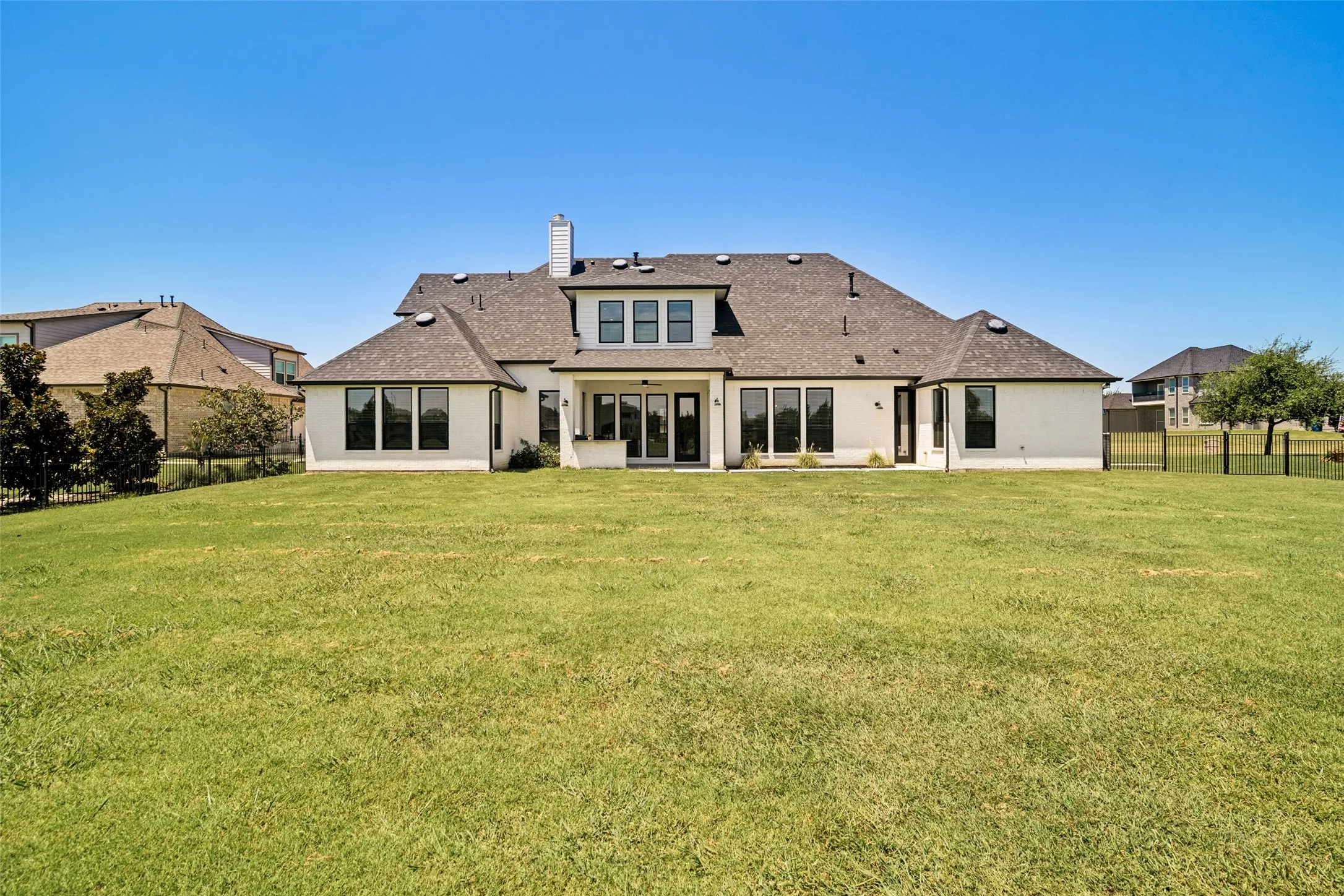 Single Family Residence For Sale in Ellis County , 2904 Terrytown, Ennis, Texas 75119, 4 Bedrooms, 4 Bathrooms, 3 Garage spaces, 3,922 Sqft, built in 2021, Price $629,000, mls#21322579, Real Estate Agent in Ennis, Homes For Sale in Ellis county, Homes For Sale in Ennis, Realtor in Ennis Texas, Real Estate Brokerage Independent Realty Texas, Luminita Cordes Realtor