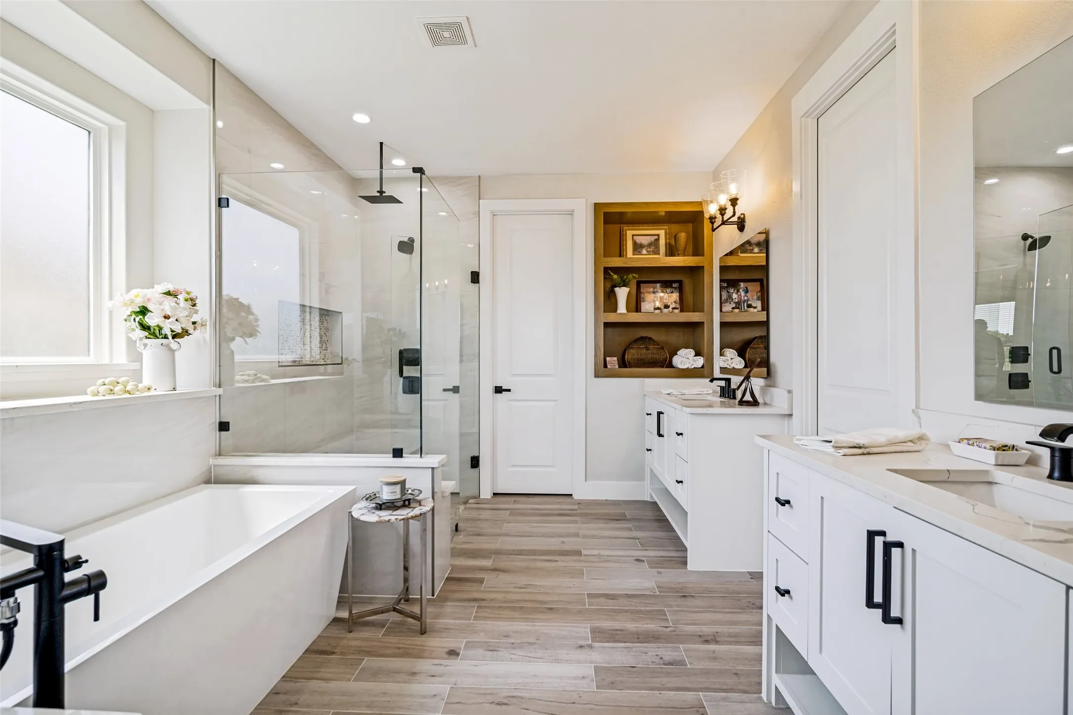 Single Family Residence For Sale in Ellis County , 2904 Terrytown, Ennis, Texas 75119, 4 Bedrooms, 4 Bathrooms, 3 Garage spaces, 3,922 Sqft, built in 2021, Price $629,000, mls#21322579, Real Estate Agent in Ennis, Homes For Sale in Ellis county, Homes For Sale in Ennis, Realtor in Ennis Texas, Real Estate Brokerage Independent Realty Texas, Luminita Cordes Realtor