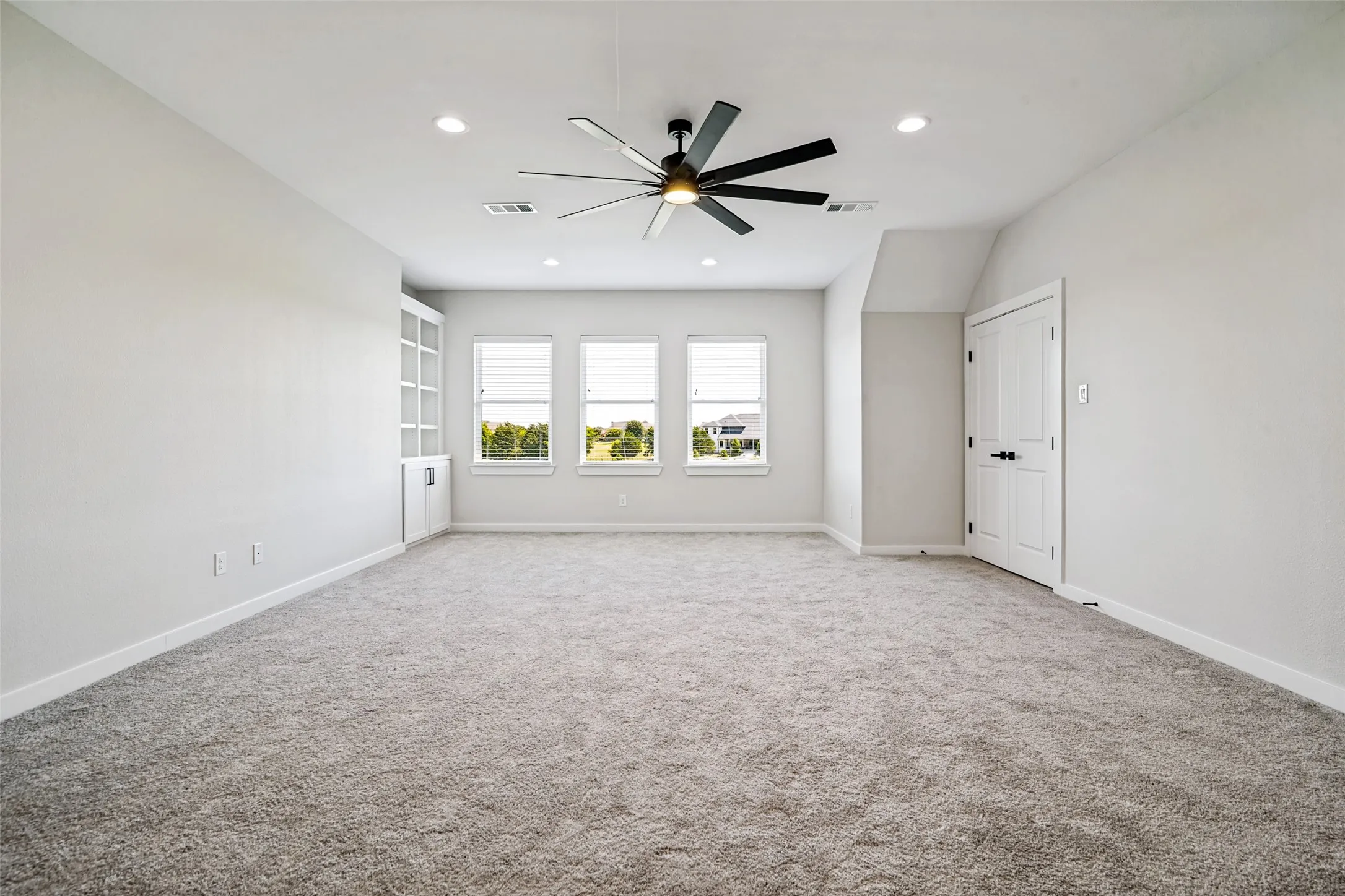 Upstairs second living area, game room, flex space or game room