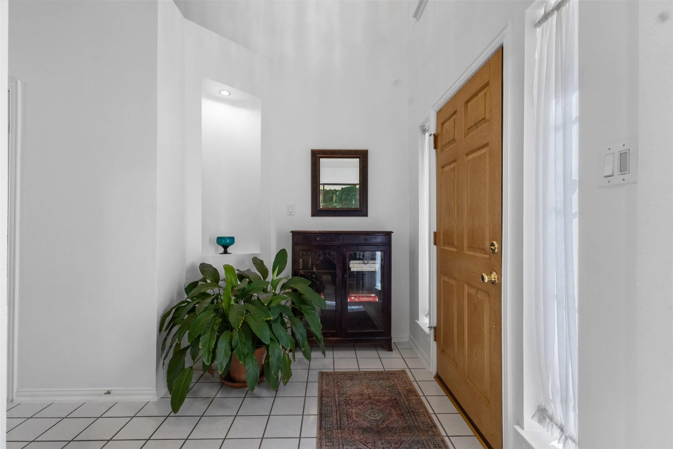 Single Family Residence For Sale in Dallas County , 332 Kahala Drive, Dallas, Texas 75218, 4 Bedroom, 3 Bathroom, 2 Garage spaces, 3,089 Sqft, built in 1997, mls#21326031, Real Estate Agent in Dallas, Homes For Sale in Dallas county, Homes For Sale in Dallas, Realtor in Dallas Texas, Real Estate Brokerage Independent Realty Texas, Luminita Cordes Realtor