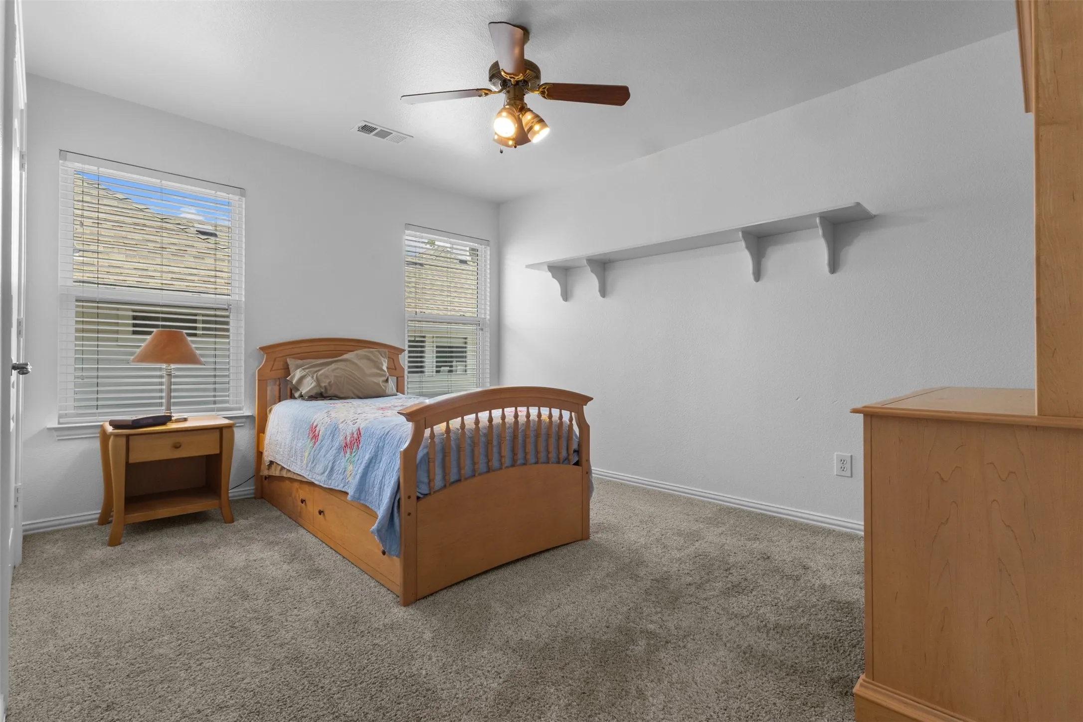 Single Family Residence For Sale in Dallas County , 332 Kahala Drive, Dallas, Texas 75218, 4 Bedroom, 3 Bathroom, 2 Garage spaces, 3,089 Sqft, built in 1997, mls#21326031, Real Estate Agent in Dallas, Homes For Sale in Dallas county, Homes For Sale in Dallas, Realtor in Dallas Texas, Real Estate Brokerage Independent Realty Texas, Luminita Cordes Realtor