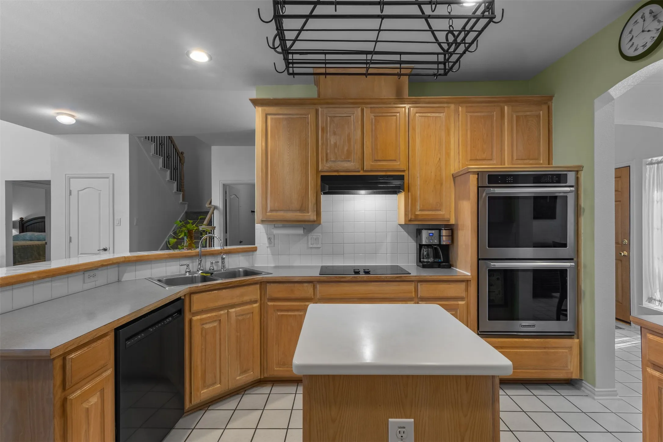 Single Family Residence For Sale in Dallas County , 332 Kahala Drive, Dallas, Texas 75218, 4 Bedroom, 3 Bathroom, 2 Garage spaces, 3,089 Sqft, built in 1997, mls#21326031, Real Estate Agent in Dallas, Homes For Sale in Dallas county, Homes For Sale in Dallas, Realtor in Dallas Texas, Real Estate Brokerage Independent Realty Texas, Luminita Cordes Realtor