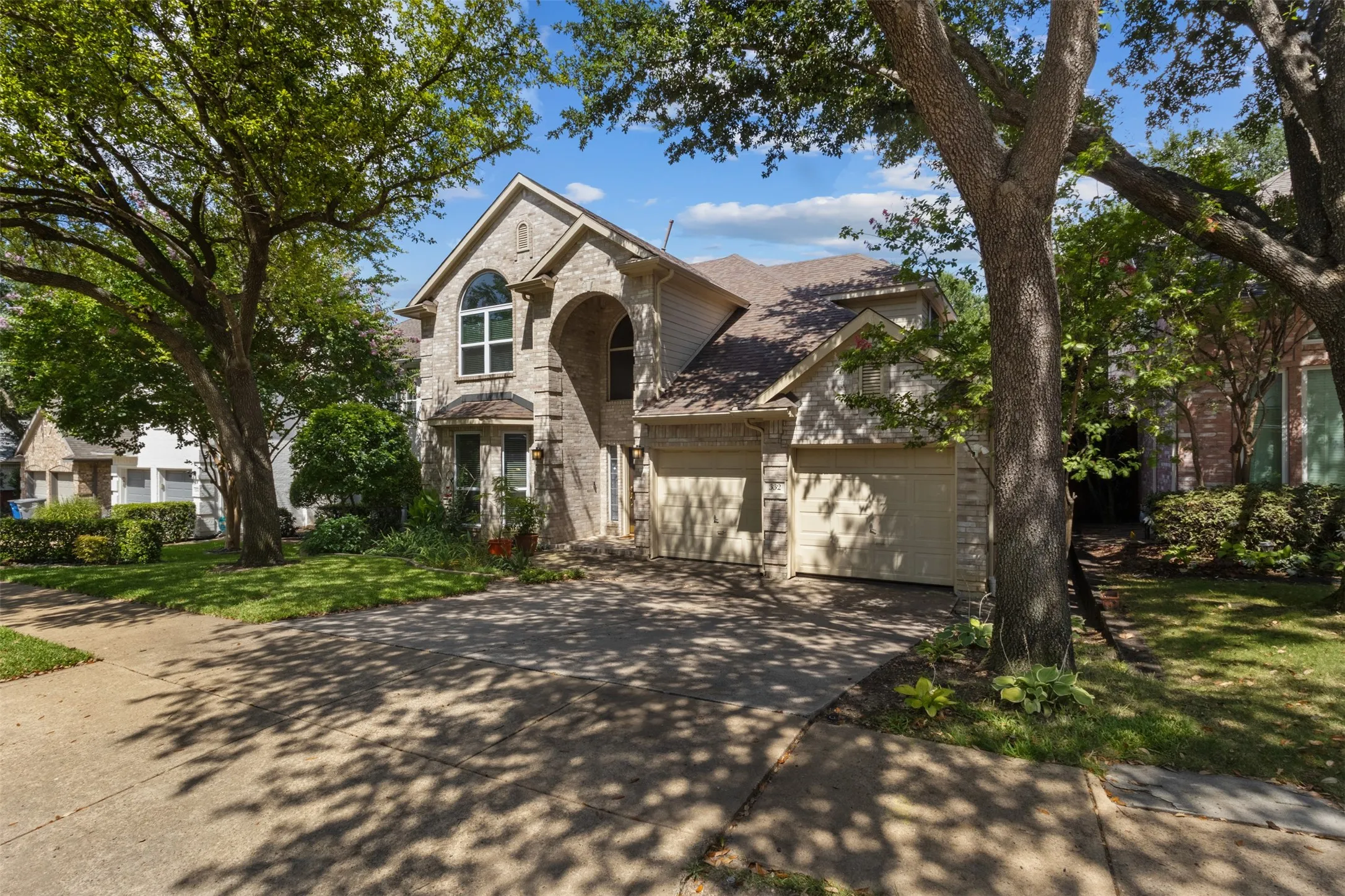 Single Family Residence For Sale in Dallas County , 332 Kahala Drive, Dallas, Texas 75218, 4 Bedroom, 3 Bathroom, 2 Garage spaces, 3,089 Sqft, built in 1997, mls#21326031, Real Estate Agent in Dallas, Homes For Sale in Dallas county, Homes For Sale in Dallas, Realtor in Dallas Texas, Real Estate Brokerage Independent Realty Texas, Luminita Cordes Realtor