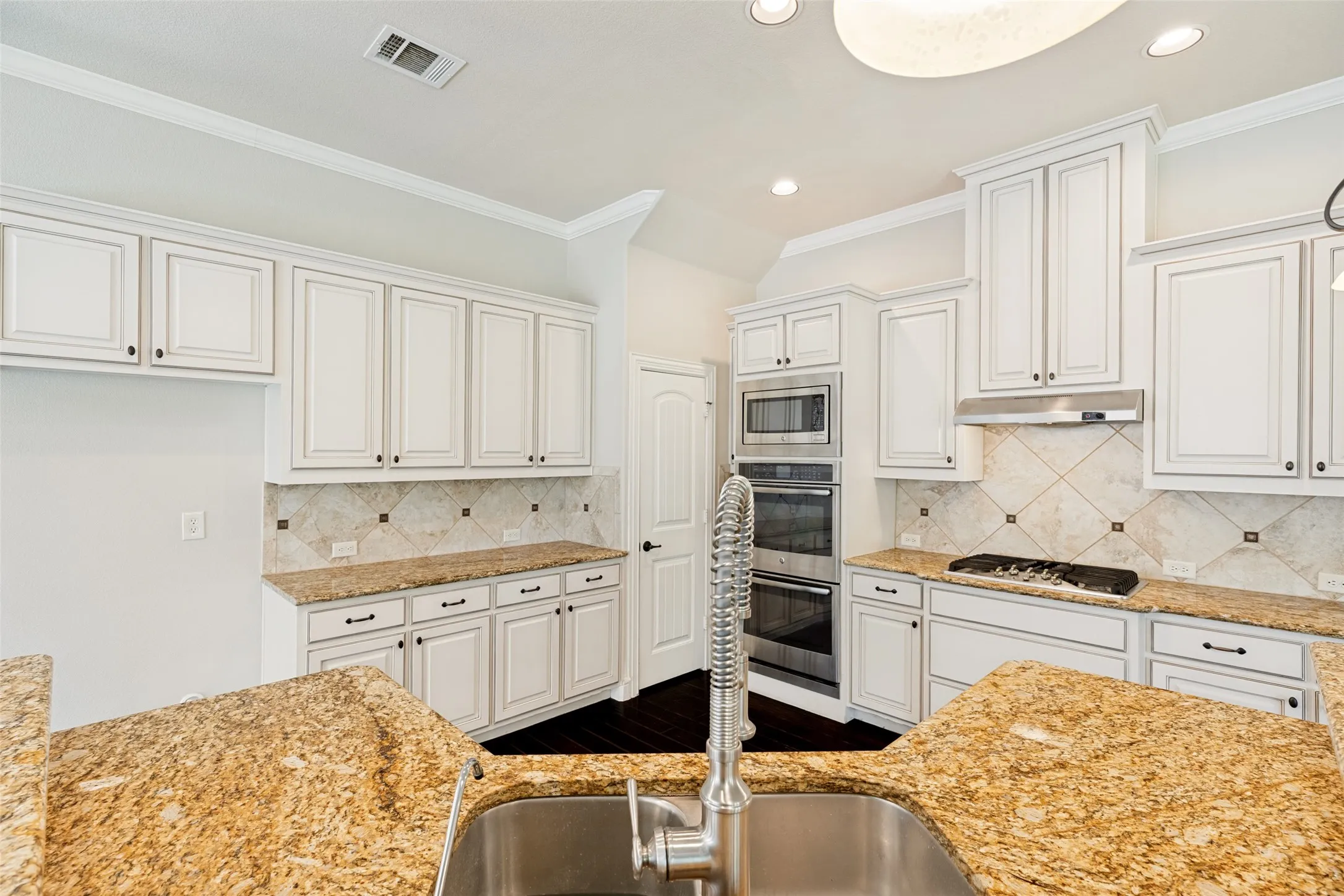 Single Family Residence For Rent in Collin County , 9504 National Pines Drive, Mc Kinney, Texas 75072, 4 Bedroom, 4 Bathroom, 2 Garage spaces, 2,801 Sqft, built in 2013, mls#21273255, Real Estate Agent in Mc Kinney, Homes For Rent in Collin county, Homes For Rent in Mc Kinney, Realtor in Mc Kinney Texas, Real Estate Brokerage Independent Realty Texas, Luminita Cordes Realtor