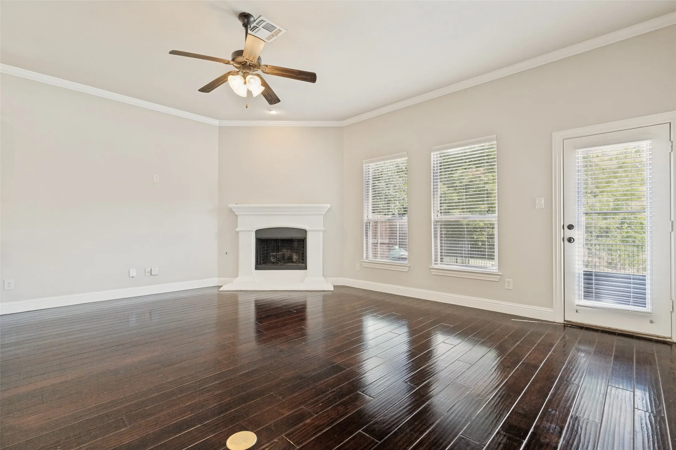 Single Family Residence For Rent in Collin County , 9504 National Pines Drive, Mc Kinney, Texas 75072, 4 Bedroom, 4 Bathroom, 2 Garage spaces, 2,801 Sqft, built in 2013, mls#21273255, Real Estate Agent in Mc Kinney, Homes For Rent in Collin county, Homes For Rent in Mc Kinney, Realtor in Mc Kinney Texas, Real Estate Brokerage Independent Realty Texas, Luminita Cordes Realtor
