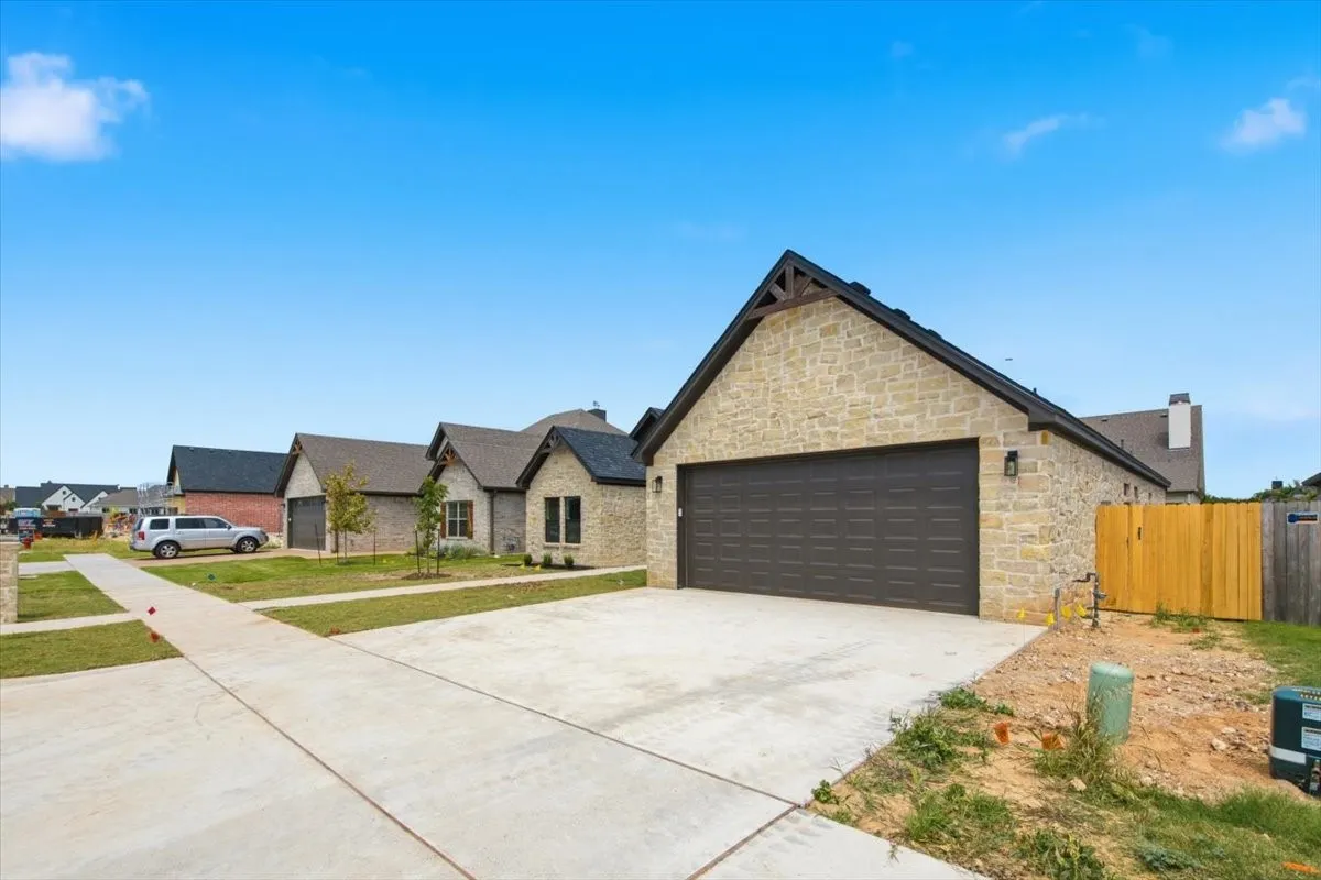 Single Family Residence For Sale in Mc Lennan County , 13015 Rainier Drive, Woodway, Texas 76712, 4 Bedroom, 3 Bathroom, 2 Garage spaces, 2,138 Sqft, built in 2026, mls#21326034, Real Estate Agent in Woodway, Homes For Sale in Mc Lennan county, Homes For Sale in Woodway, Realtor in Woodway Texas, Real Estate Brokerage Independent Realty Texas, Luminita Cordes Realtor