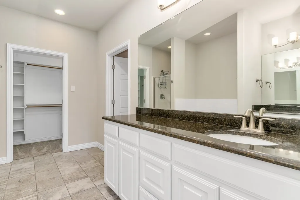 Single Family Residence For Sale in Johnson County , 808 Chestnut Grove Drive, Cleburne, Texas 76033, 3 Bedroom, 2 Bathroom, 2 Garage spaces, 2,074 Sqft, built in 2017, mls#21325732, Real Estate Agent in Cleburne, Homes For Sale in Johnson county, Homes For Sale in Cleburne, Realtor in Cleburne Texas, Real Estate Brokerage Independent Realty Texas, Luminita Cordes Realtor