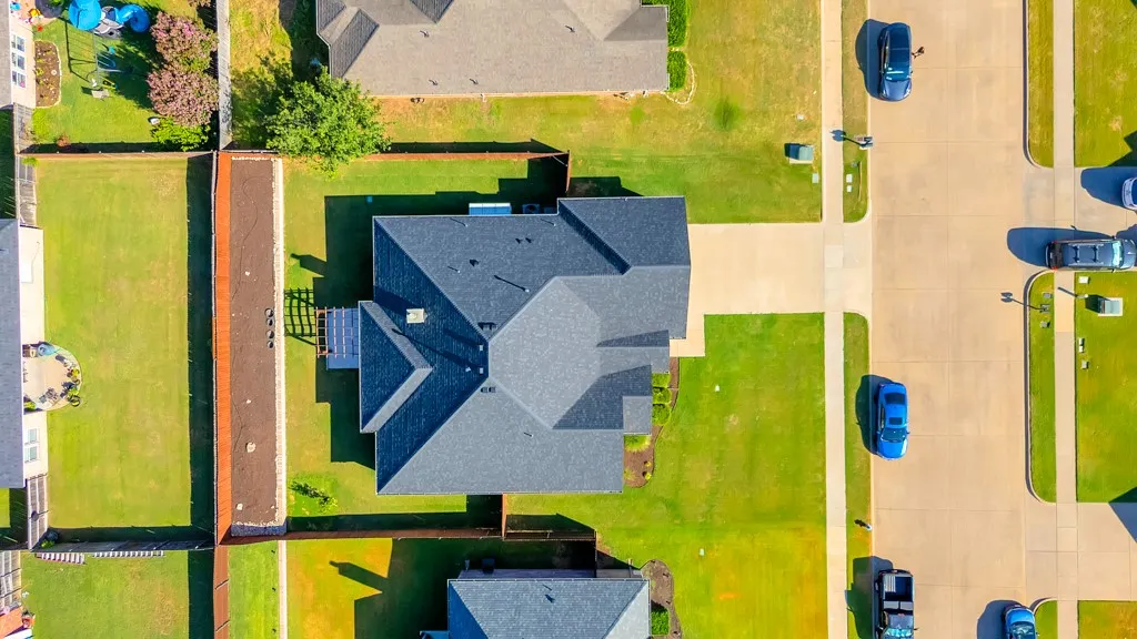 Single Family Residence For Sale in Johnson County , 808 Chestnut Grove Drive, Cleburne, Texas 76033, 3 Bedroom, 2 Bathroom, 2 Garage spaces, 2,074 Sqft, built in 2017, mls#21325732, Real Estate Agent in Cleburne, Homes For Sale in Johnson county, Homes For Sale in Cleburne, Realtor in Cleburne Texas, Real Estate Brokerage Independent Realty Texas, Luminita Cordes Realtor