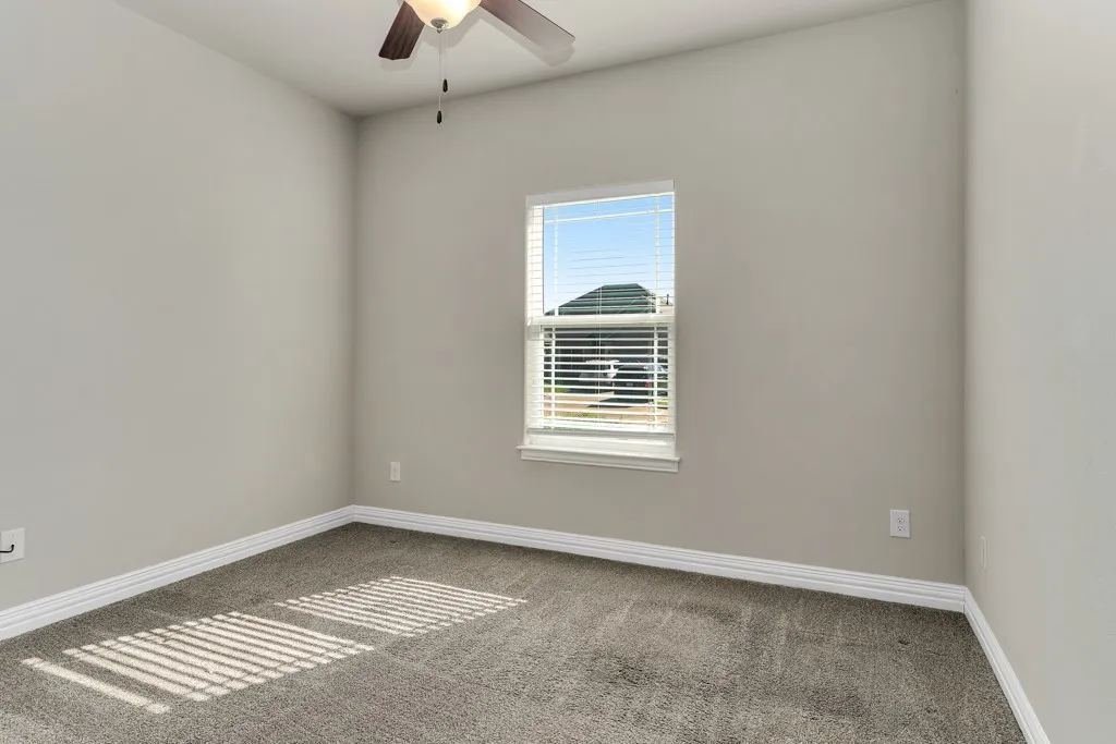 Single Family Residence For Sale in Johnson County , 808 Chestnut Grove Drive, Cleburne, Texas 76033, 3 Bedroom, 2 Bathroom, 2 Garage spaces, 2,074 Sqft, built in 2017, mls#21325732, Real Estate Agent in Cleburne, Homes For Sale in Johnson county, Homes For Sale in Cleburne, Realtor in Cleburne Texas, Real Estate Brokerage Independent Realty Texas, Luminita Cordes Realtor