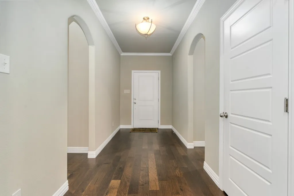 Single Family Residence For Sale in Johnson County , 808 Chestnut Grove Drive, Cleburne, Texas 76033, 3 Bedroom, 2 Bathroom, 2 Garage spaces, 2,074 Sqft, built in 2017, mls#21325732, Real Estate Agent in Cleburne, Homes For Sale in Johnson county, Homes For Sale in Cleburne, Realtor in Cleburne Texas, Real Estate Brokerage Independent Realty Texas, Luminita Cordes Realtor
