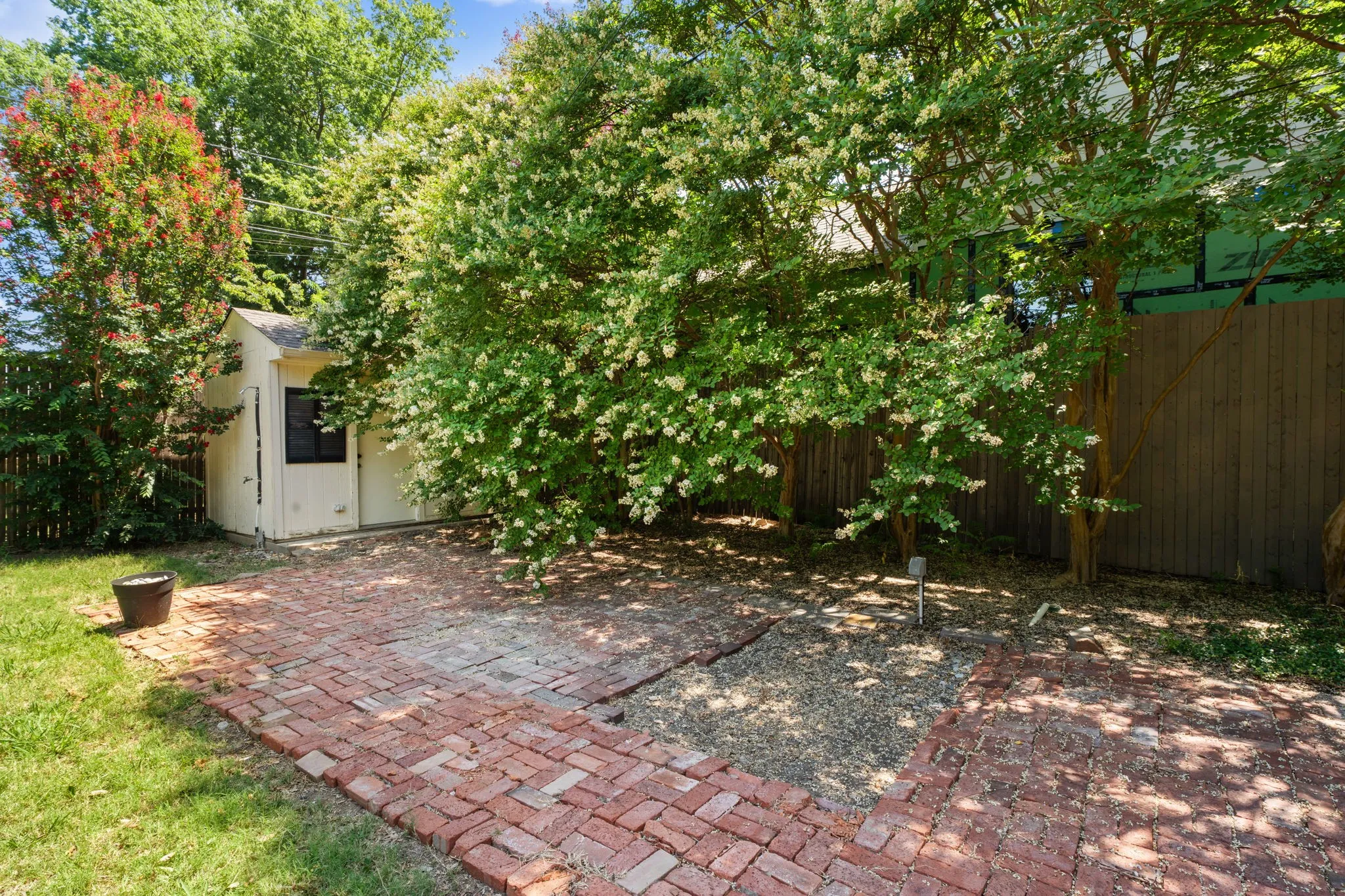 Single Family Residence For Rent in Dallas County , 3881 Gaspar Drive, Dallas, Texas 75220, 2 Bedroom, 1 Bathroom, Garage spaces, 1,103 Sqft, built in 1951, mls#21322151, Real Estate Agent in Dallas, Homes For Rent in Dallas county, Homes For Rent in Dallas, Realtor in Dallas Texas, Real Estate Brokerage Independent Realty Texas, Luminita Cordes Realtor