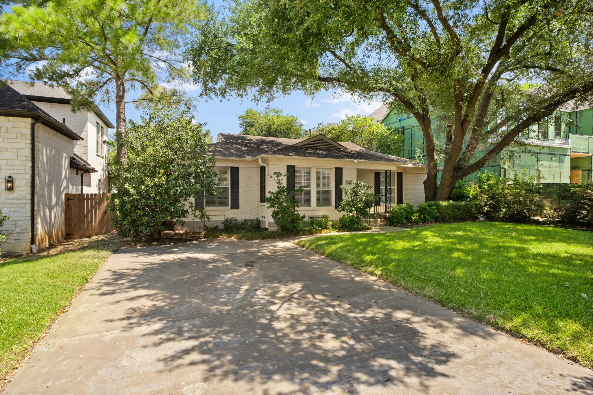 Single Family Residence For Rent in Dallas County , 3881 Gaspar Drive, Dallas, Texas 75220, 2 Bedroom, 1 Bathroom, Garage spaces, 1,103 Sqft, built in 1951, mls#21322151, Real Estate Agent in Dallas, Homes For Rent in Dallas county, Homes For Rent in Dallas, Realtor in Dallas Texas, Real Estate Brokerage Independent Realty Texas, Luminita Cordes Realtor