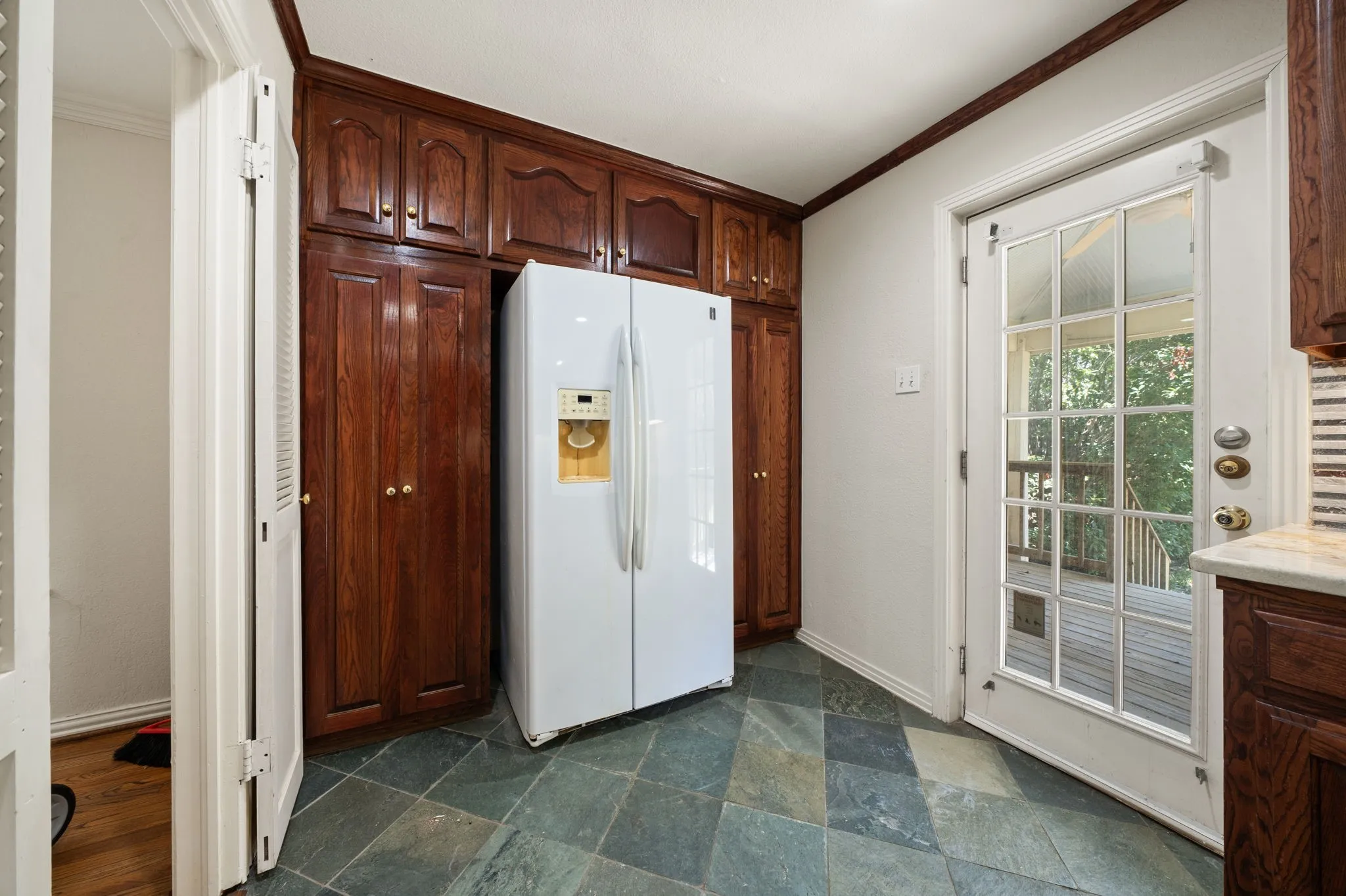 Single Family Residence For Rent in Dallas County , 3881 Gaspar Drive, Dallas, Texas 75220, 2 Bedroom, 1 Bathroom, Garage spaces, 1,103 Sqft, built in 1951, mls#21322151, Real Estate Agent in Dallas, Homes For Rent in Dallas county, Homes For Rent in Dallas, Realtor in Dallas Texas, Real Estate Brokerage Independent Realty Texas, Luminita Cordes Realtor