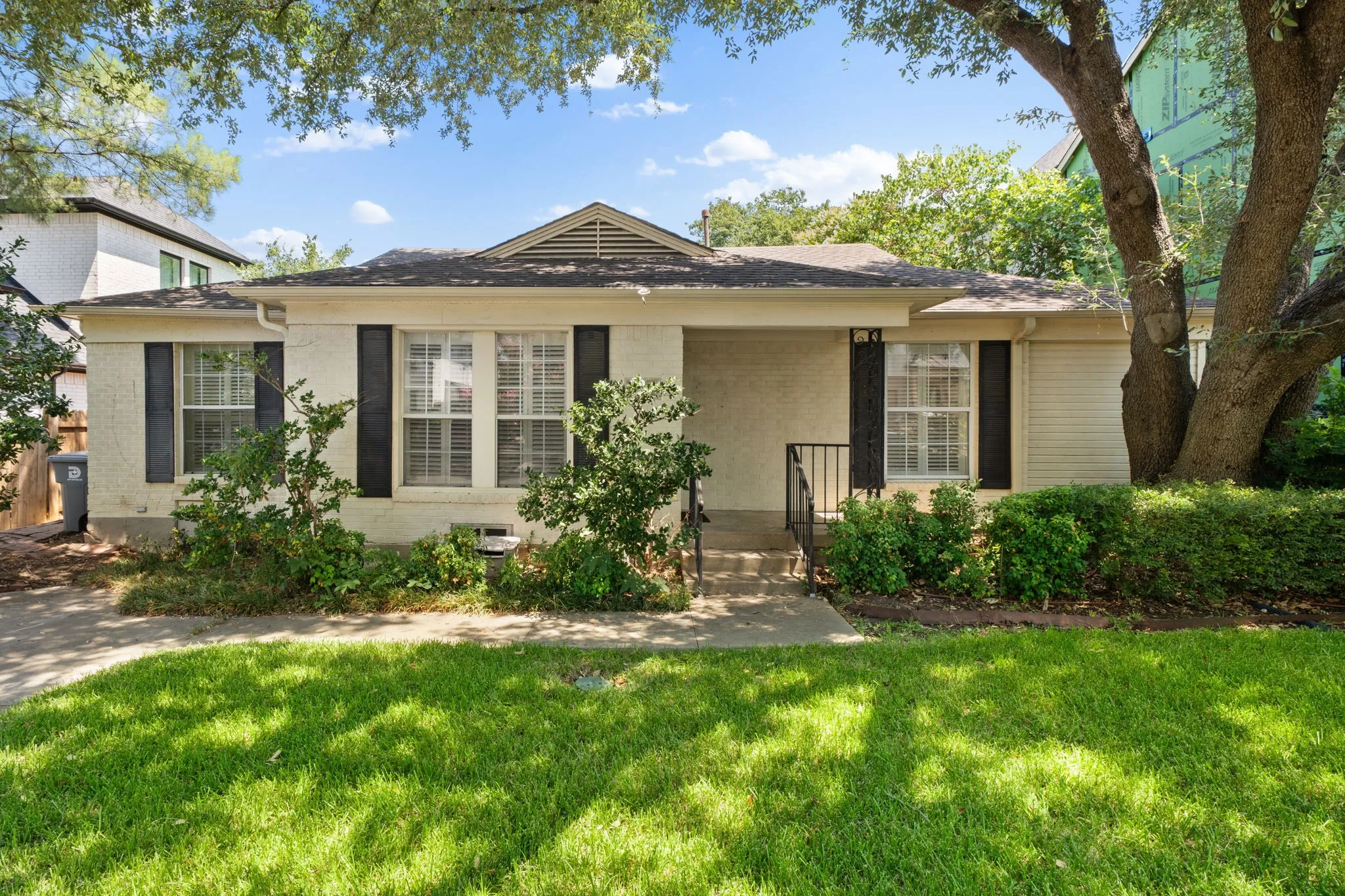 Single Family Residence For Rent in Dallas County , 3881 Gaspar Drive, Dallas, Texas 75220, 2 Bedroom, 1 Bathroom, Garage spaces, 1,103 Sqft, built in 1951, mls#21322151, Real Estate Agent in Dallas, Homes For Rent in Dallas county, Homes For Rent in Dallas, Realtor in Dallas Texas, Real Estate Brokerage Independent Realty Texas, Luminita Cordes Realtor