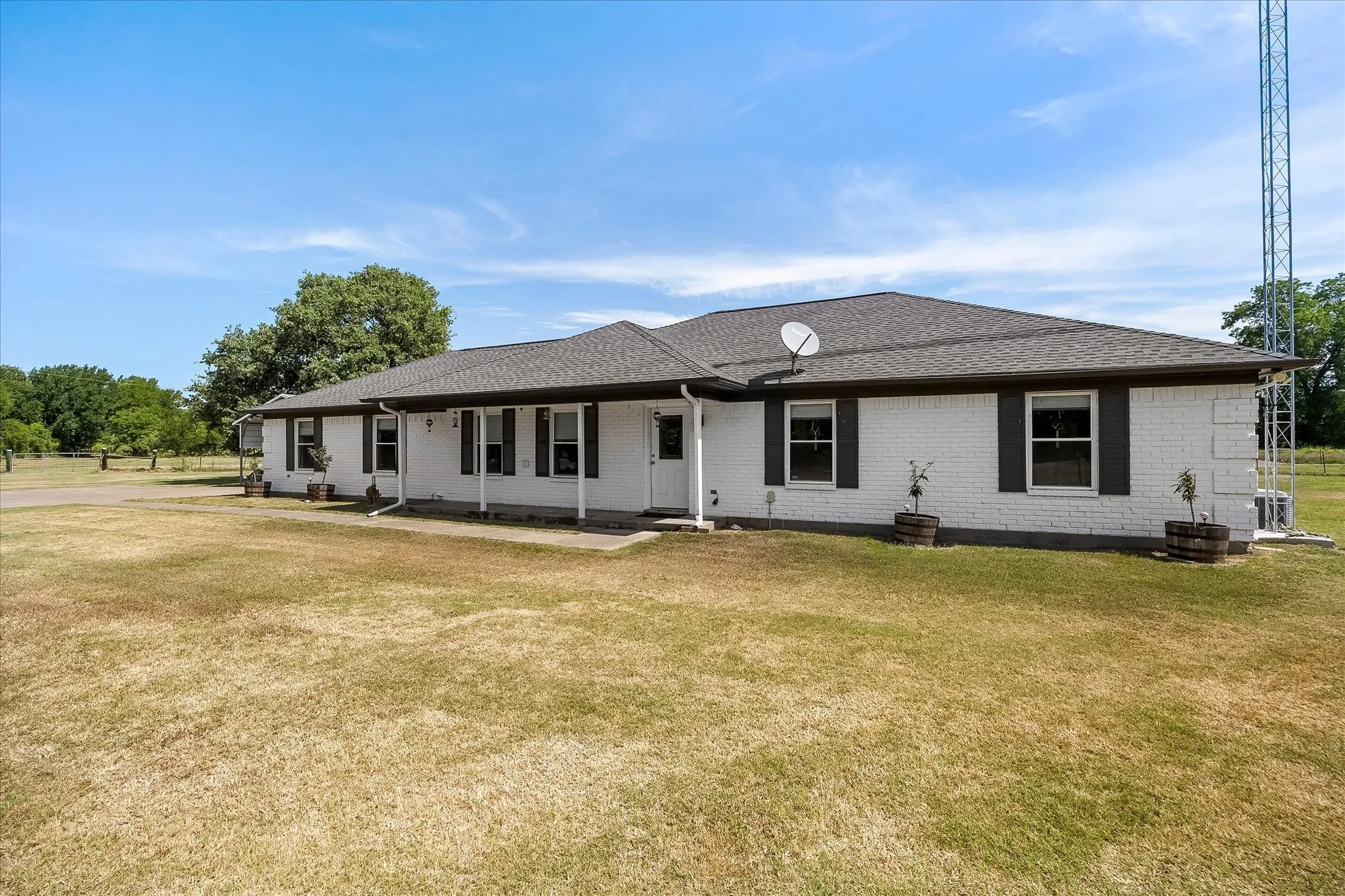 Single Family Residence For Sale in Kaufman County , 5848 County Road 283, Kaufman, Texas 75142, 3 Bedroom, 2 Bathroom, Garage spaces, 2,100 Sqft, built in 1989, mls#21325370, Real Estate Agent in Kaufman, Homes For Sale in Kaufman county, Homes For Sale in Kaufman, Realtor in Kaufman Texas, Real Estate Brokerage Independent Realty Texas, Luminita Cordes Realtor