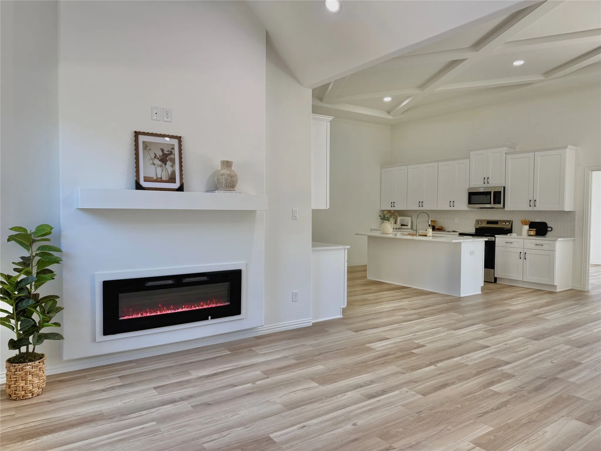 Single Family Residence For Sale in Hood County , 4620 Evening View Drive, Granbury, Texas 76048, 3 Bedroom, 2 Bathroom, 2 Garage spaces, 1,587 Sqft, built in 2026, mls#21327007, Real Estate Agent in Granbury, Homes For Sale in Hood county, Homes For Sale in Granbury, Realtor in Granbury Texas, Real Estate Brokerage Independent Realty Texas, Luminita Cordes Realtor