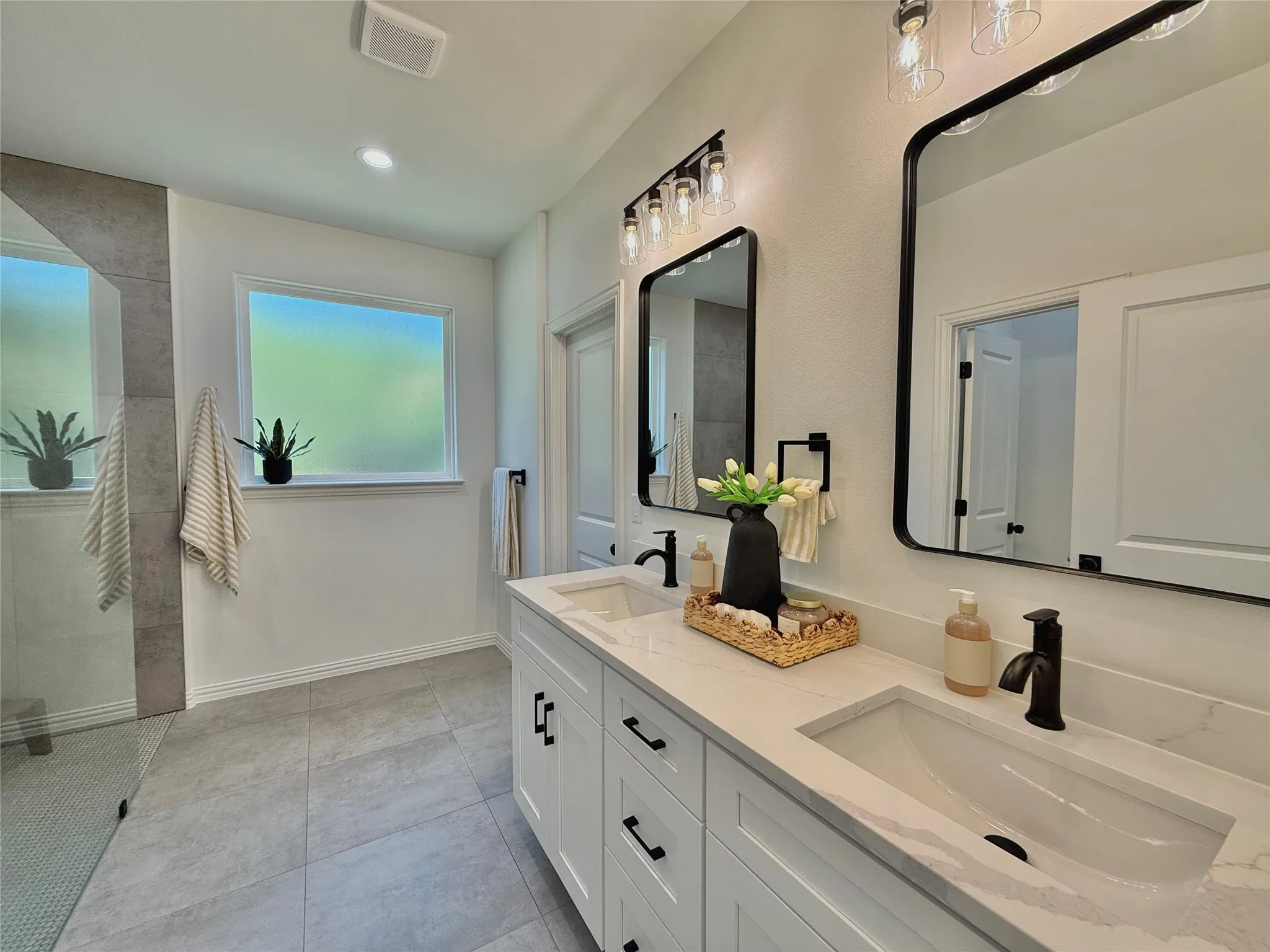 Single Family Residence For Sale in Hood County , 4620 Evening View Drive, Granbury, Texas 76048, 3 Bedroom, 2 Bathroom, 2 Garage spaces, 1,587 Sqft, built in 2026, mls#21327007, Real Estate Agent in Granbury, Homes For Sale in Hood county, Homes For Sale in Granbury, Realtor in Granbury Texas, Real Estate Brokerage Independent Realty Texas, Luminita Cordes Realtor