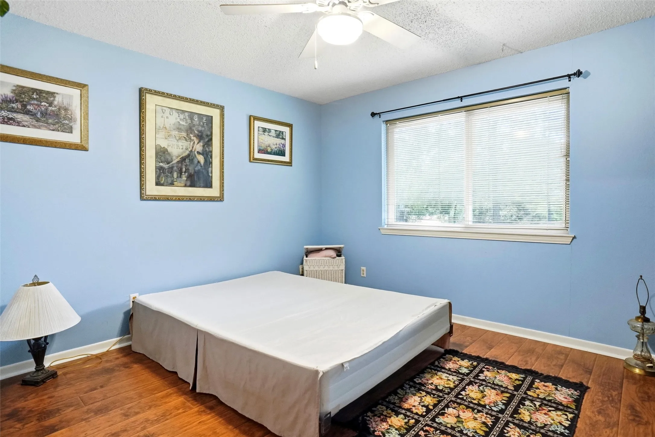 Single Family Residence For Sale in Denton County , 35 Hickory Hills Boulevard, Hickory Creek, Texas 75065, 3 Bedroom, 2 Bathroom, 2 Garage spaces, 2,129 Sqft, built in 1979, mls#21323682, Real Estate Agent in Hickory Creek, Homes For Sale in Denton county, Homes For Sale in Hickory Creek, Realtor in Hickory Creek Texas, Real Estate Brokerage Independent Realty Texas, Luminita Cordes Realtor