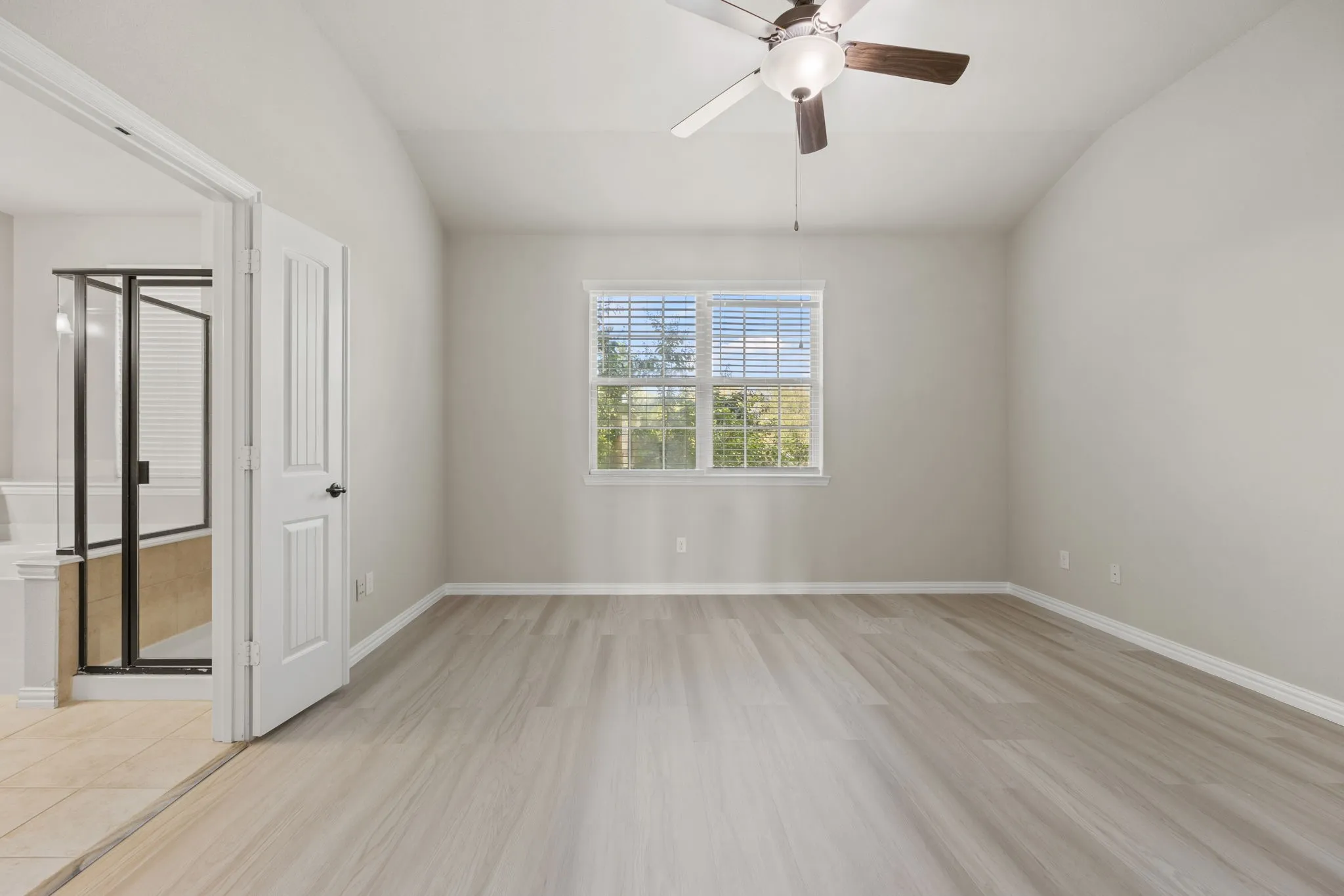 Primary Bedroom/Bath