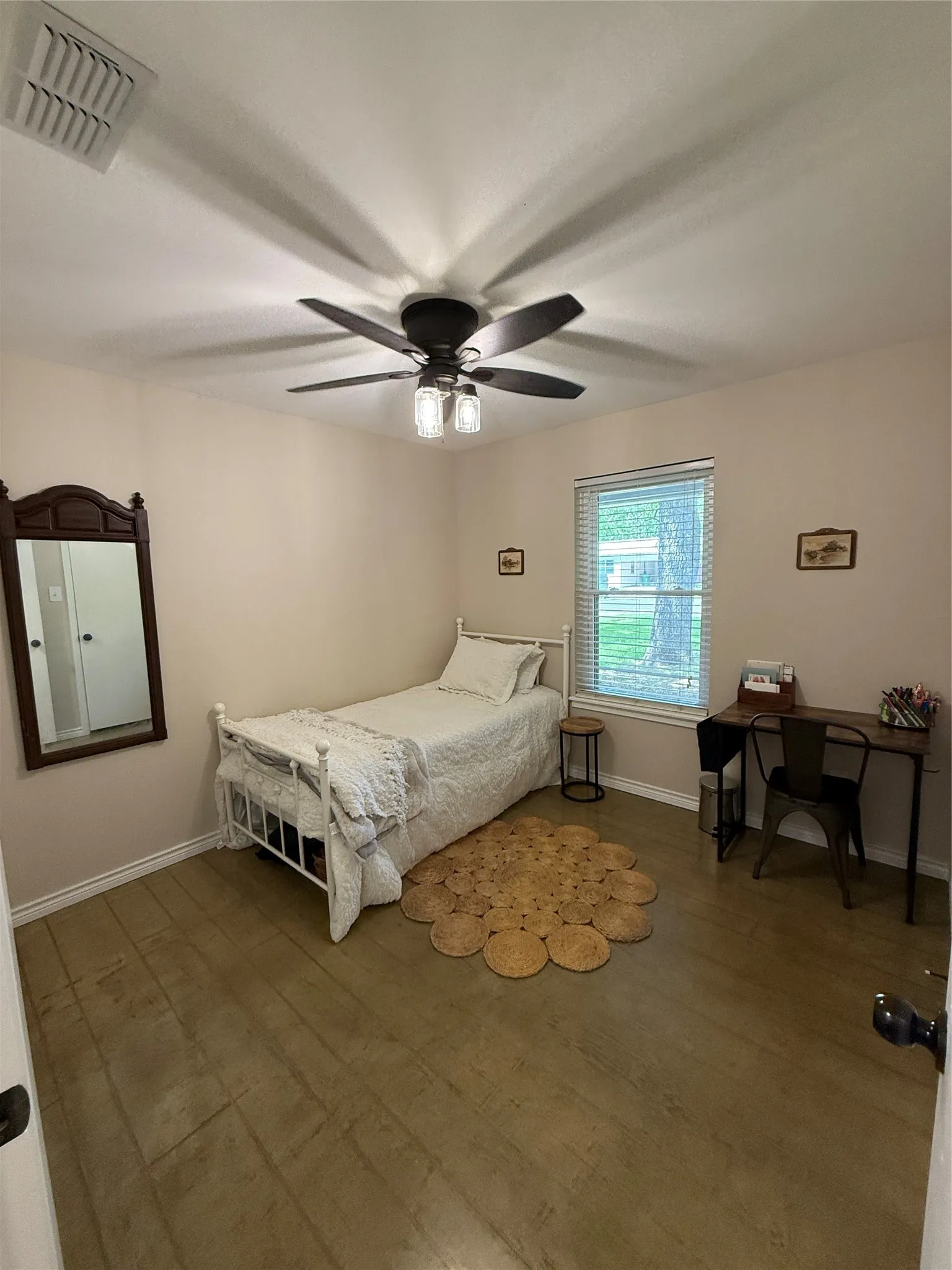 Single Family Residence For Sale in Erath County , 1530 W Groesbeck Street, Stephenville, Texas 76401, 3 Bedrooms, 2 Bathrooms, 1 Garage spaces, 1,207 Sqft, built in 1983, Price $285,000, mls#21322954, Real Estate Agent in Stephenville, Homes For Sale in Erath county, Homes For Sale in Stephenville, Realtor in Stephenville Texas, Real Estate Brokerage Independent Realty Texas, Luminita Cordes Realtor