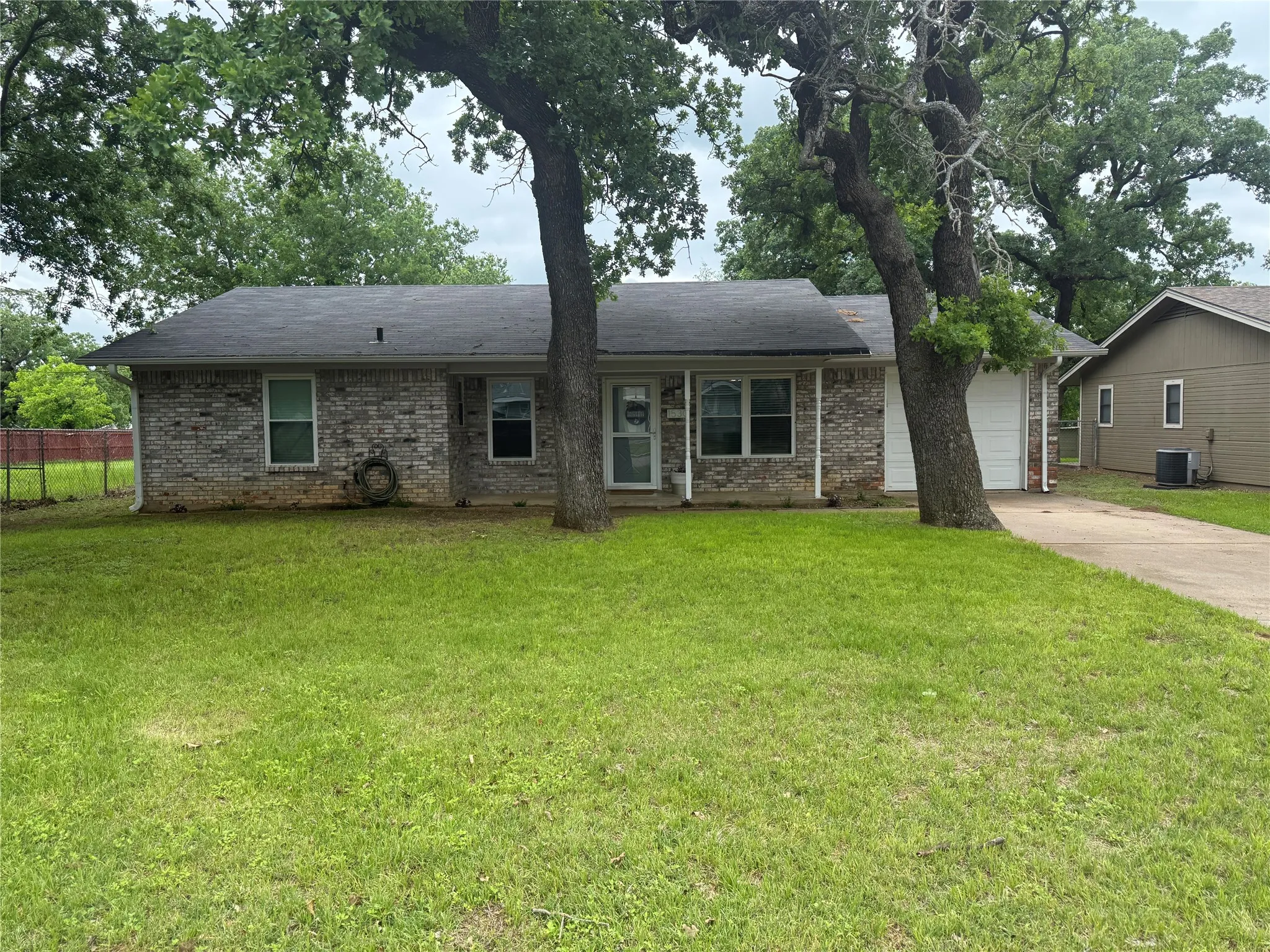 Single Family Residence For Sale in Erath County , 1530 W Groesbeck Street, Stephenville, Texas 76401, 3 Bedrooms, 2 Bathrooms, 1 Garage spaces, 1,207 Sqft, built in 1983, Price $285,000, mls#21322954, Real Estate Agent in Stephenville, Homes For Sale in Erath county, Homes For Sale in Stephenville, Realtor in Stephenville Texas, Real Estate Brokerage Independent Realty Texas, Luminita Cordes Realtor