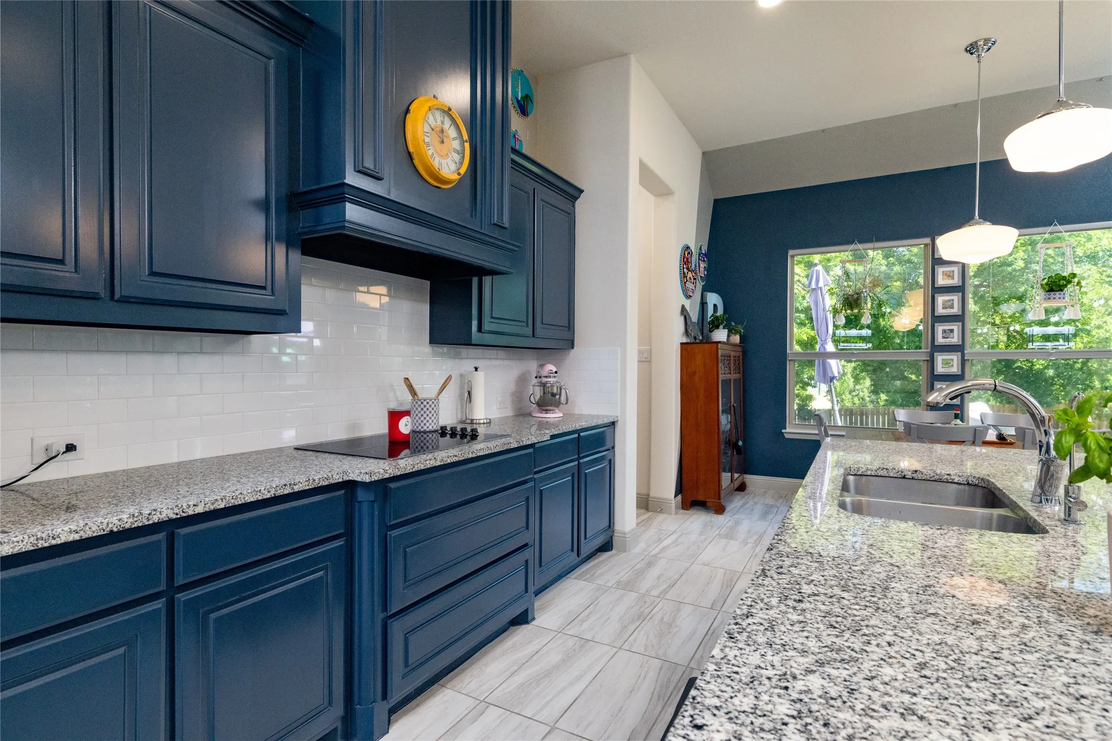 Single Family Residence For Sale in Ellis County , 217 Hillstone Drive, Midlothian, Texas 76065, 4 Bedroom, 3 Bathroom, 2 Garage spaces, 2,414 Sqft, built in 2020, mls#21325411, Real Estate Agent in Midlothian, Homes For Sale in Ellis county, Homes For Sale in Midlothian, Realtor in Midlothian Texas, Real Estate Brokerage Independent Realty Texas, Luminita Cordes Realtor
