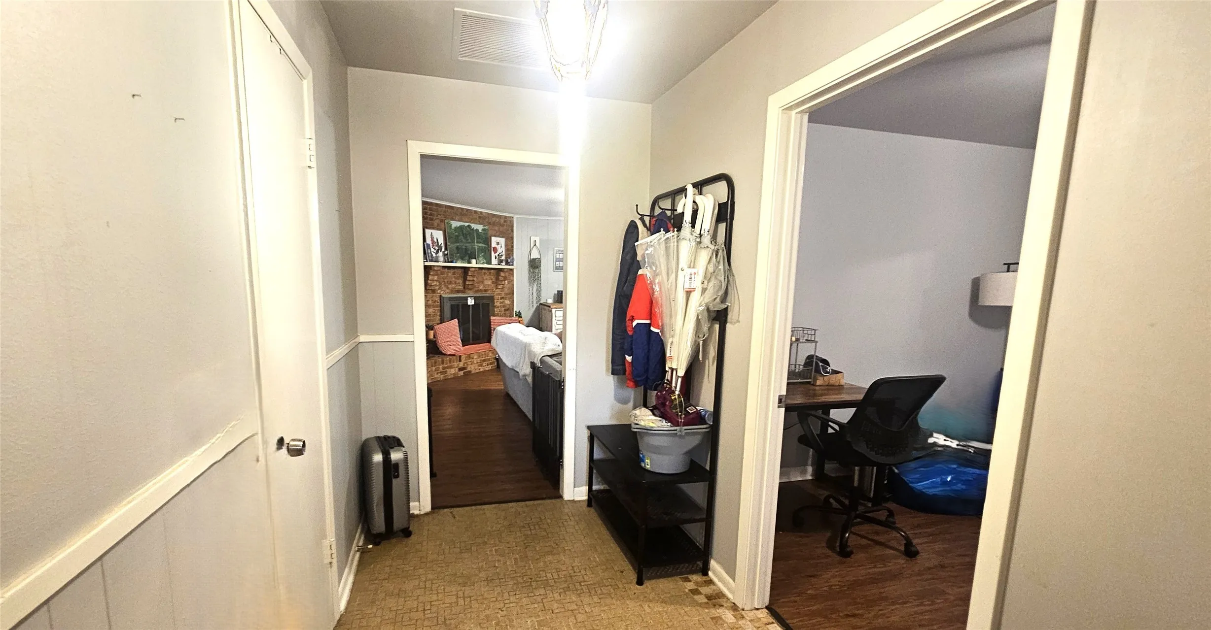 Single Family Residence For Rent in Denton County , 425 Mimosa Drive, Denton, Texas 76201, 6 Bedrooms, 3 Bathrooms, 2 Garage spaces, 2,230 Sqft, built in 1963, Price $2,800, mls#21327341, Real Estate Agent in Denton, Homes For Rent in Denton county, Homes For Rent in Denton, Realtor in Denton Texas, Real Estate Brokerage Independent Realty Texas, Luminita Cordes Realtor