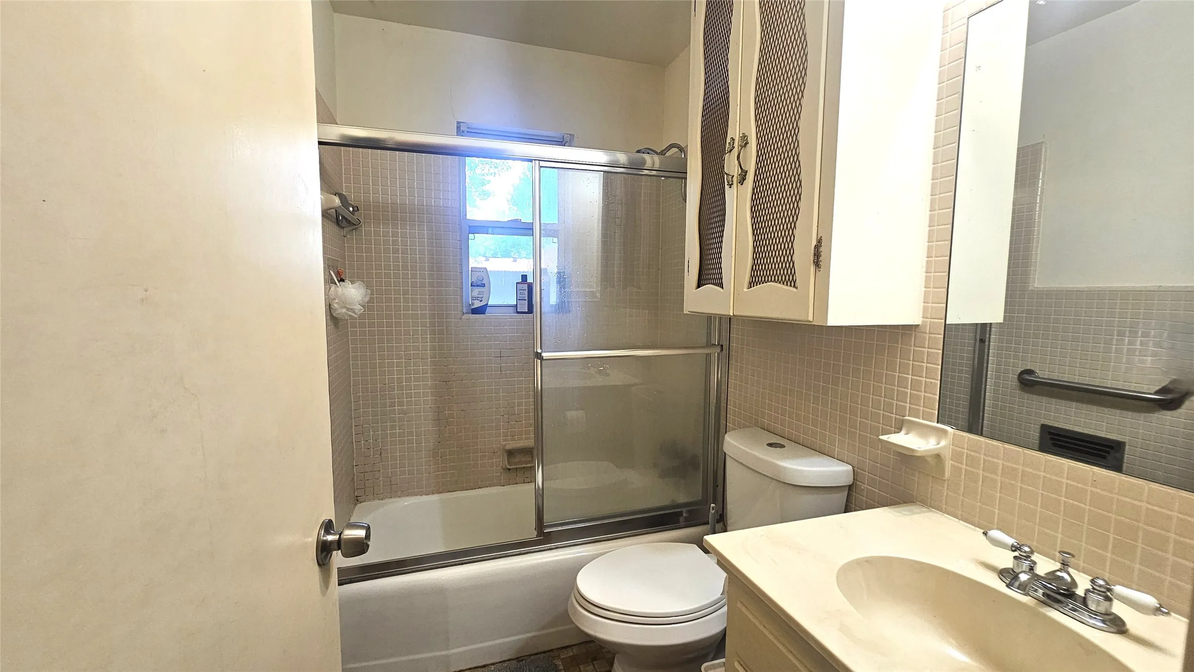 Single Family Residence For Rent in Denton County , 425 Mimosa Drive, Denton, Texas 76201, 6 Bedrooms, 3 Bathrooms, 2 Garage spaces, 2,230 Sqft, built in 1963, Price $2,800, mls#21327341, Real Estate Agent in Denton, Homes For Rent in Denton county, Homes For Rent in Denton, Realtor in Denton Texas, Real Estate Brokerage Independent Realty Texas, Luminita Cordes Realtor