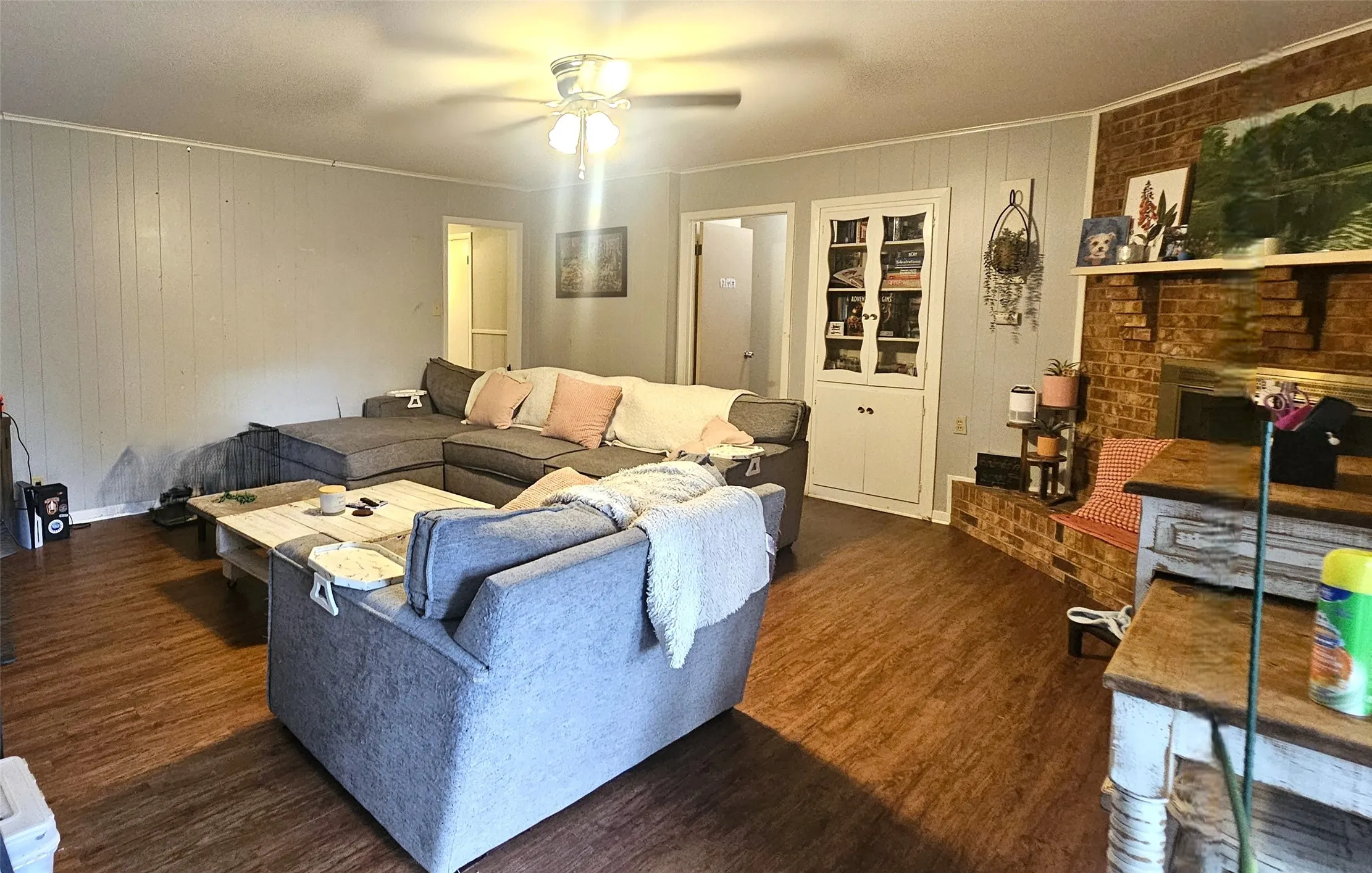 Single Family Residence For Rent in Denton County , 425 Mimosa Drive, Denton, Texas 76201, 6 Bedrooms, 3 Bathrooms, 2 Garage spaces, 2,230 Sqft, built in 1963, Price $2,800, mls#21327341, Real Estate Agent in Denton, Homes For Rent in Denton county, Homes For Rent in Denton, Realtor in Denton Texas, Real Estate Brokerage Independent Realty Texas, Luminita Cordes Realtor