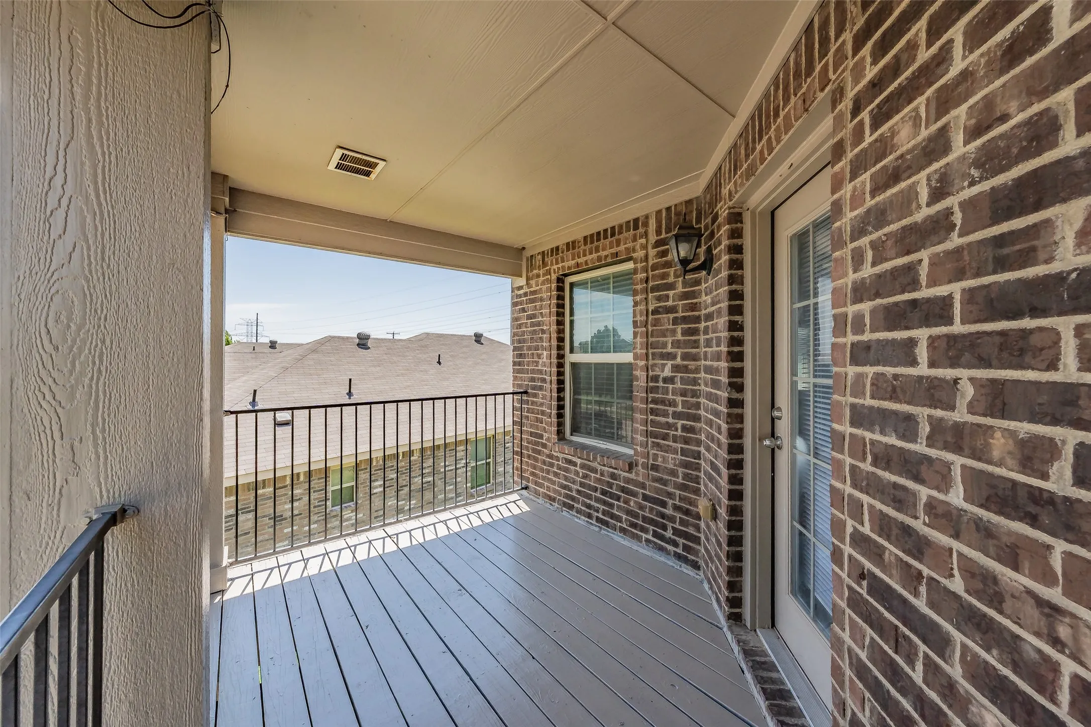 Single Family Residence For Sale in Dallas County , 1758 Overlook Drive, Lancaster, Texas 75146, 3 Bedroom, 3 Bathroom, 2 Garage spaces, 1,979 Sqft, built in 2016, mls#21327335, Real Estate Agent in Lancaster, Homes For Sale in Dallas county, Homes For Sale in Lancaster, Realtor in Lancaster Texas, Real Estate Brokerage Independent Realty Texas, Luminita Cordes Realtor