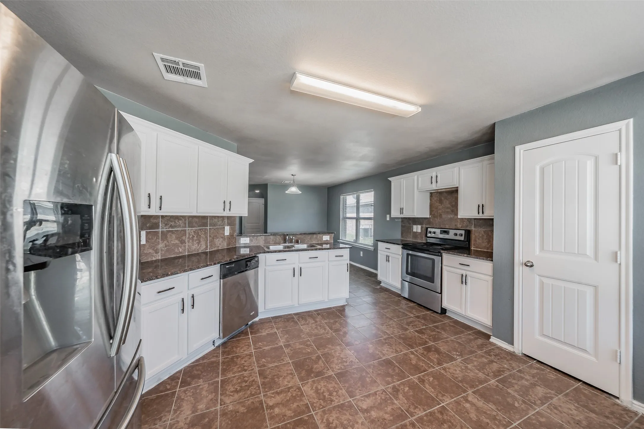 Single Family Residence For Sale in Dallas County , 1758 Overlook Drive, Lancaster, Texas 75146, 3 Bedroom, 3 Bathroom, 2 Garage spaces, 1,979 Sqft, built in 2016, mls#21327335, Real Estate Agent in Lancaster, Homes For Sale in Dallas county, Homes For Sale in Lancaster, Realtor in Lancaster Texas, Real Estate Brokerage Independent Realty Texas, Luminita Cordes Realtor